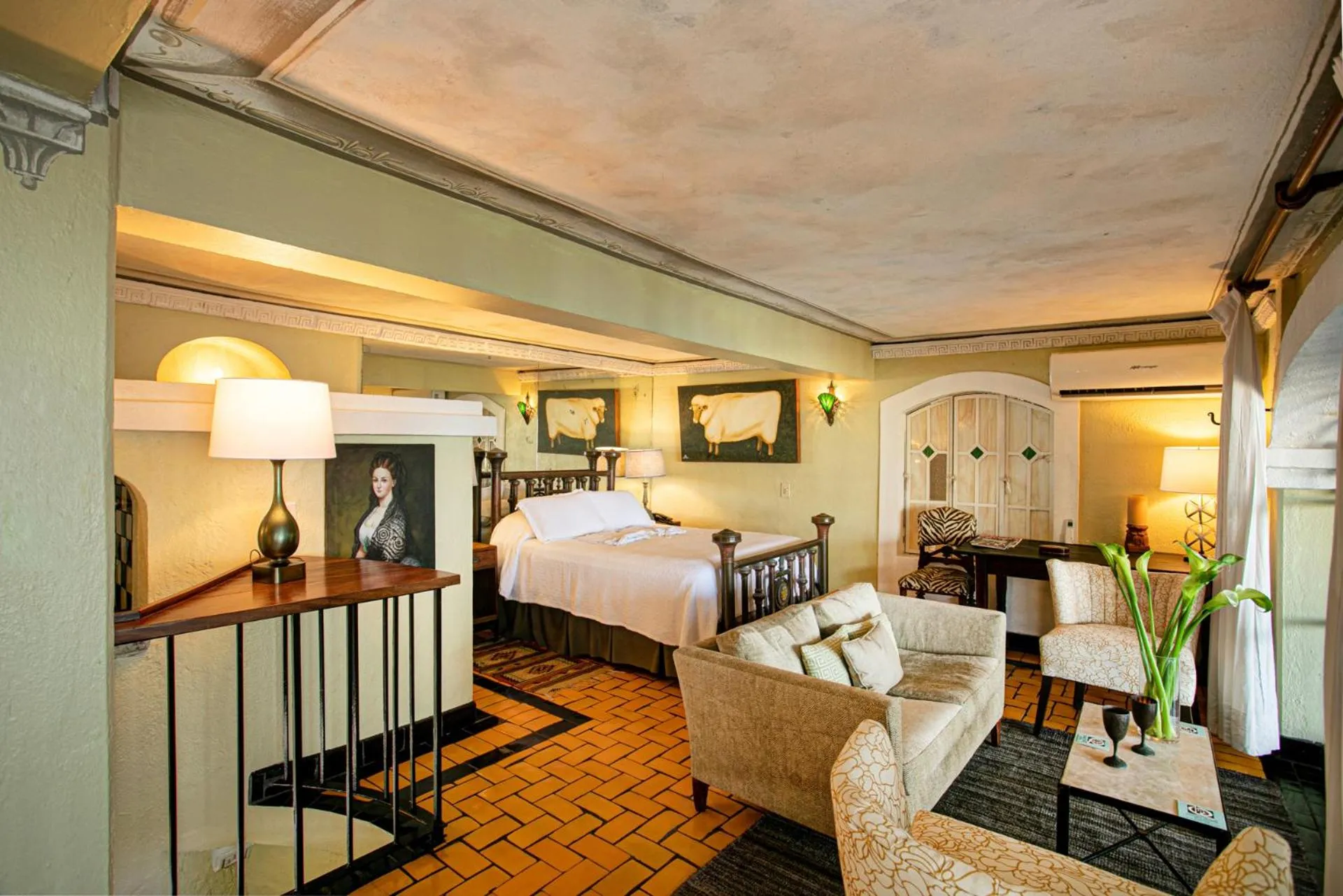 Living room, Bed in Quinta Maria Cortez Beach Hotel