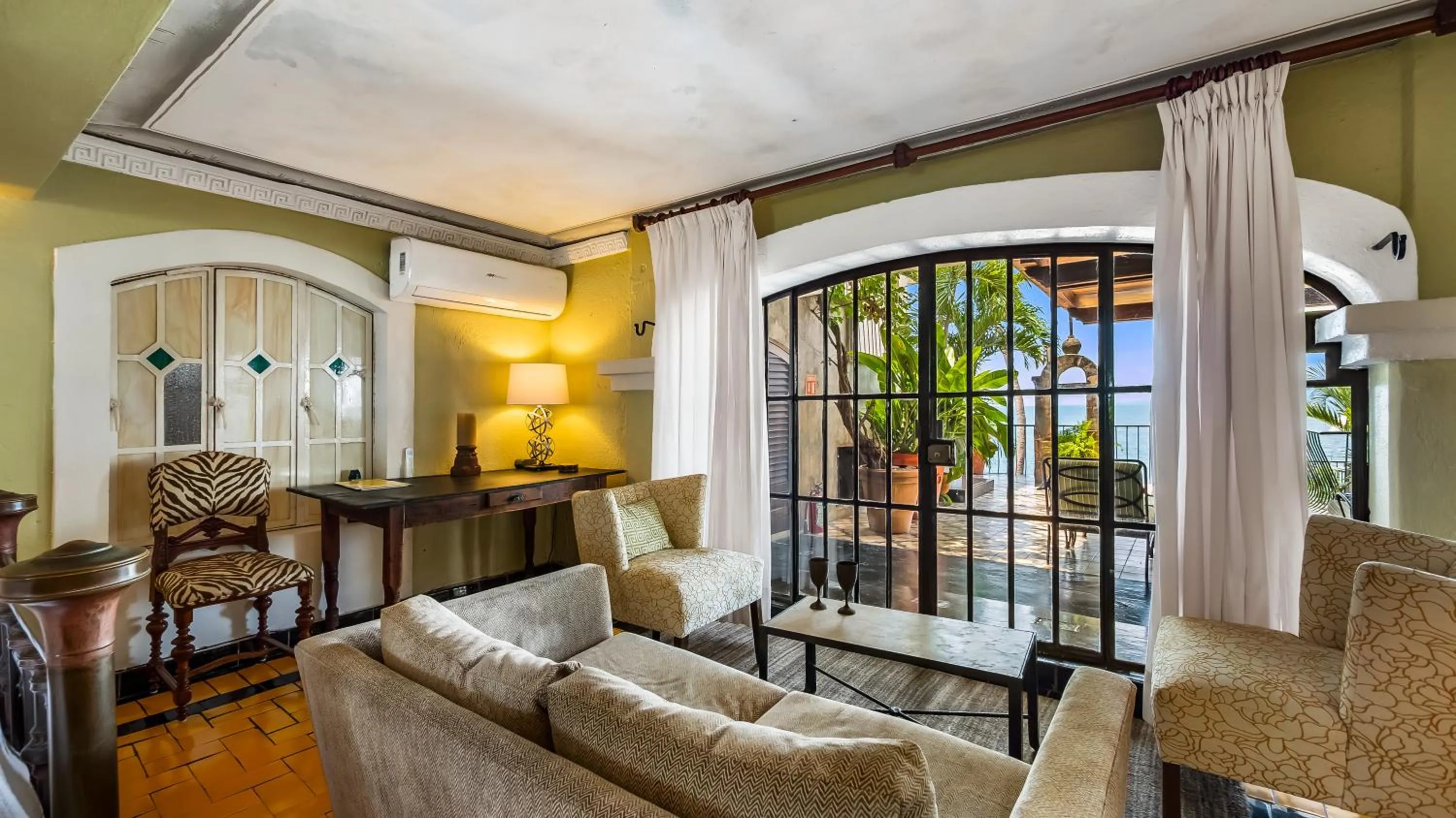 Living room in Quinta Maria Cortez Beach Hotel