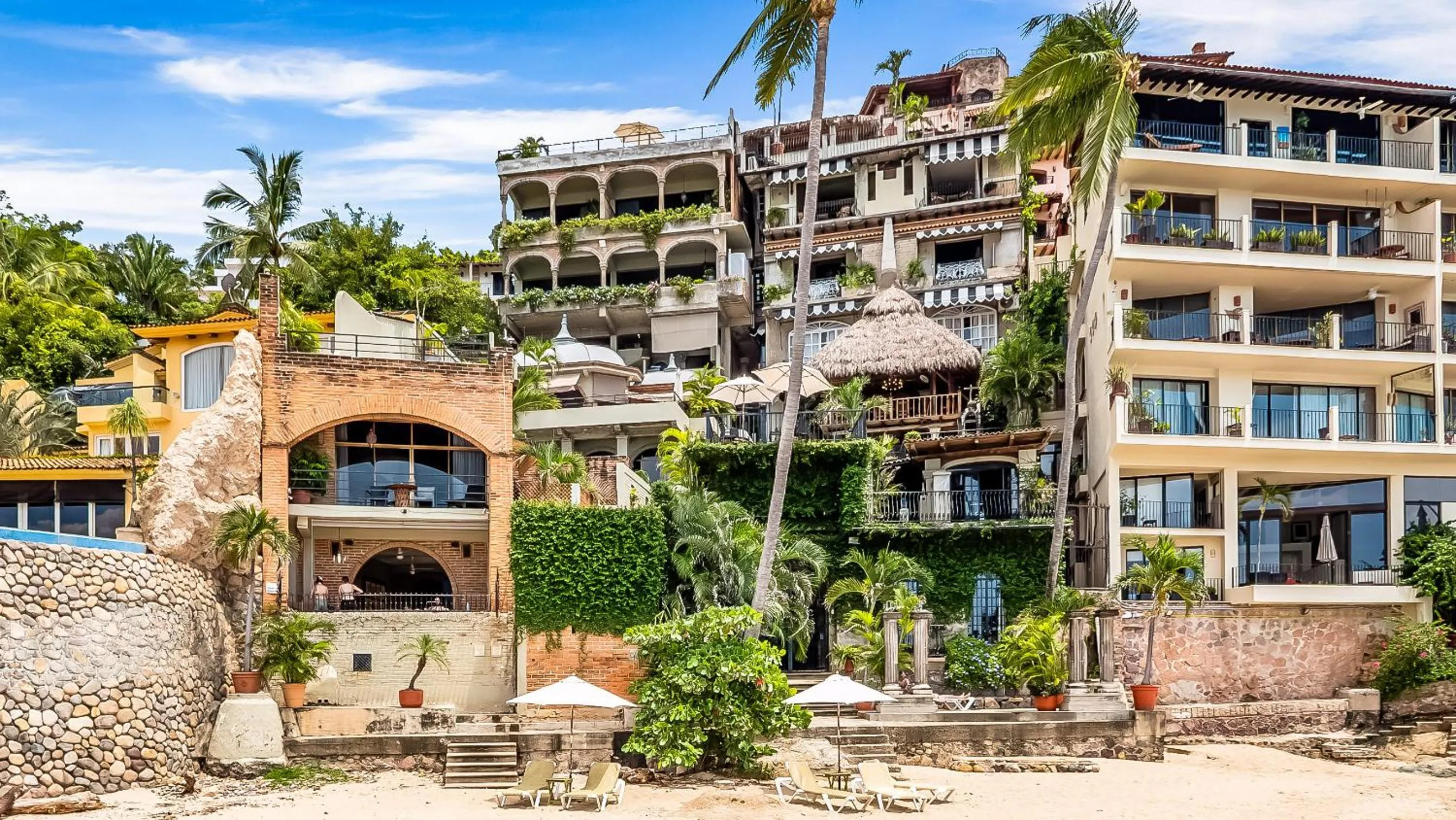 Property building in Quinta Maria Cortez Beach Hotel