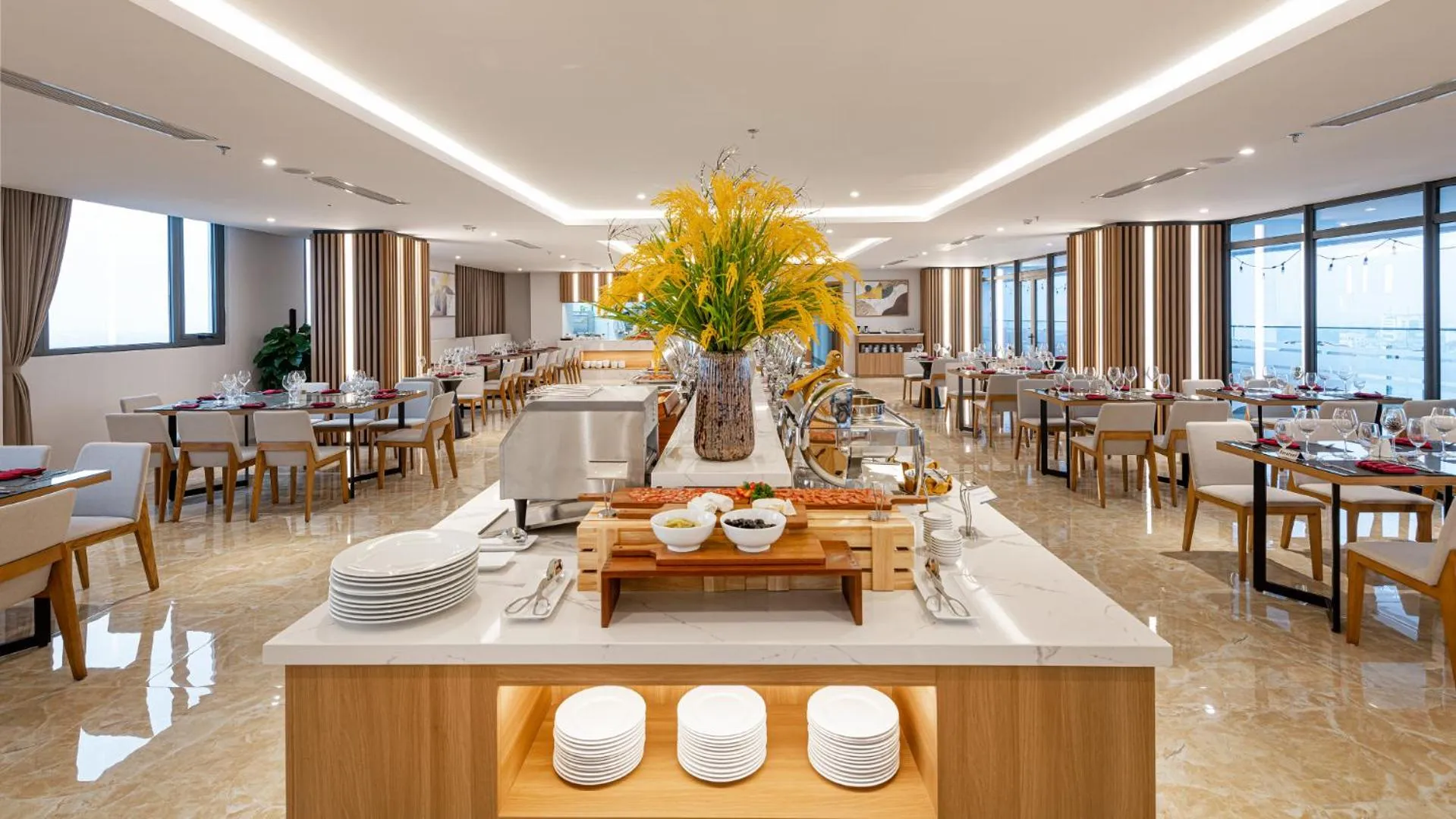 Restaurant/places to eat in Selegend Hotel Thái Bình