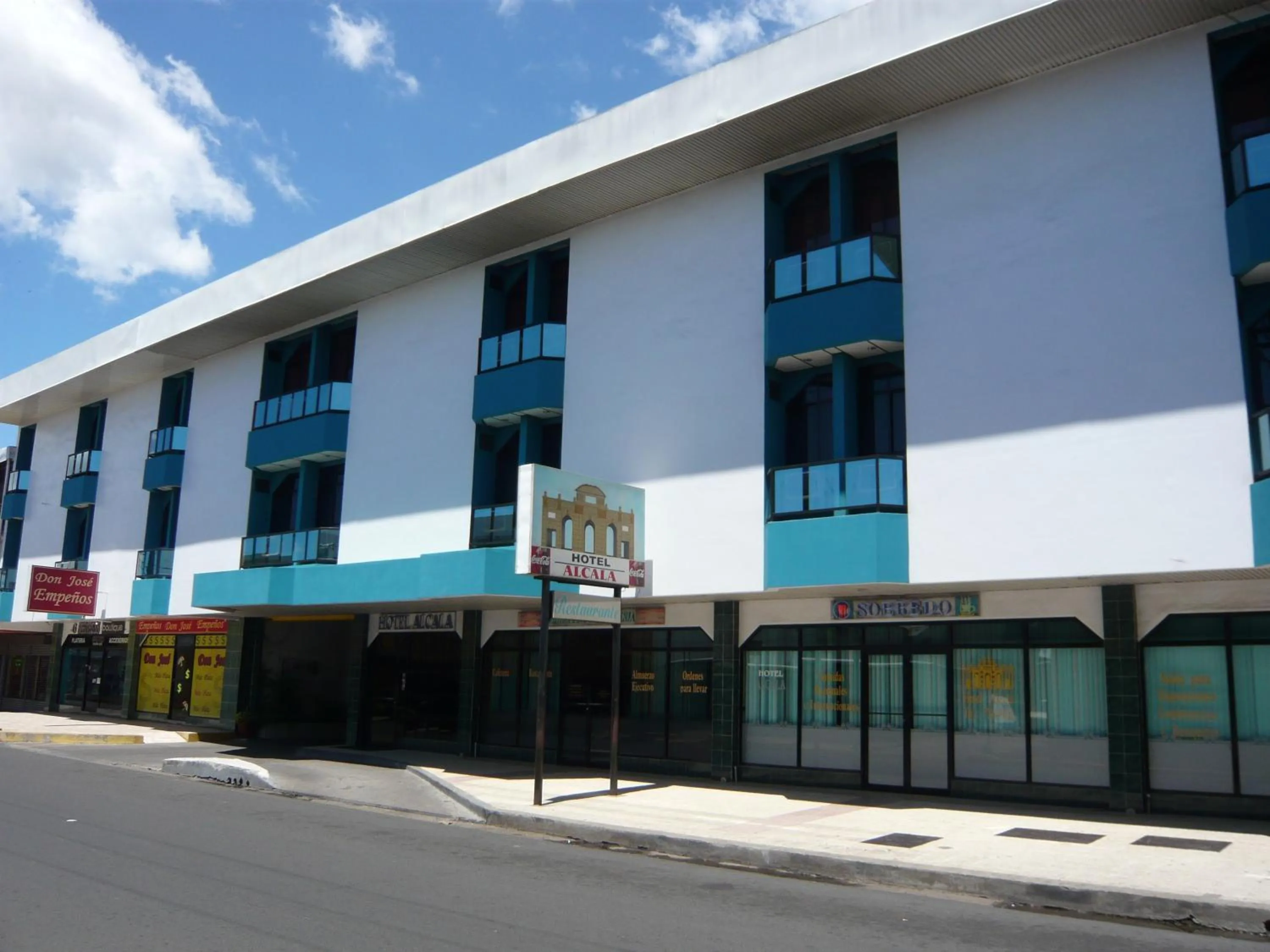 Facade/entrance in Hotel Alcala