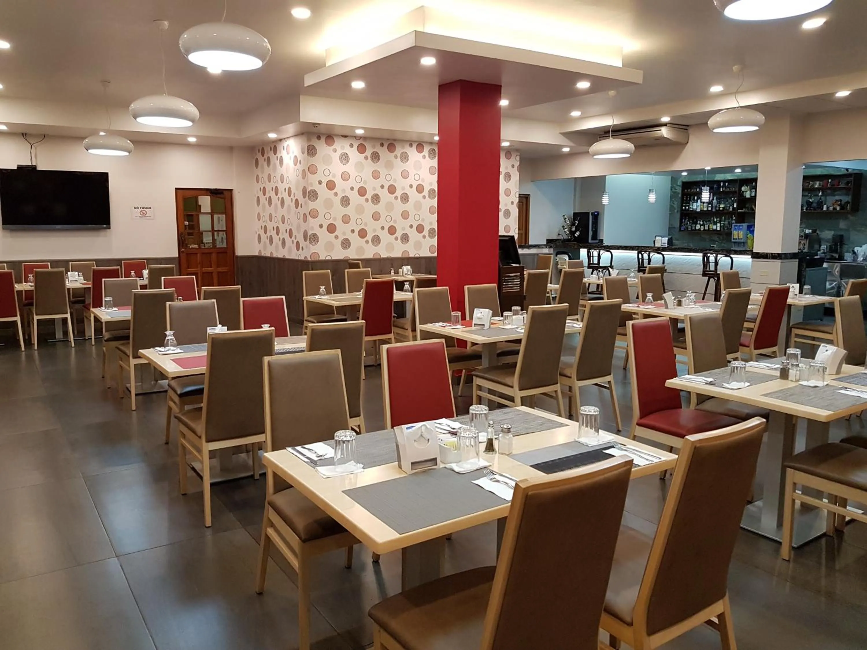 Restaurant/places to eat in Hotel Alcala