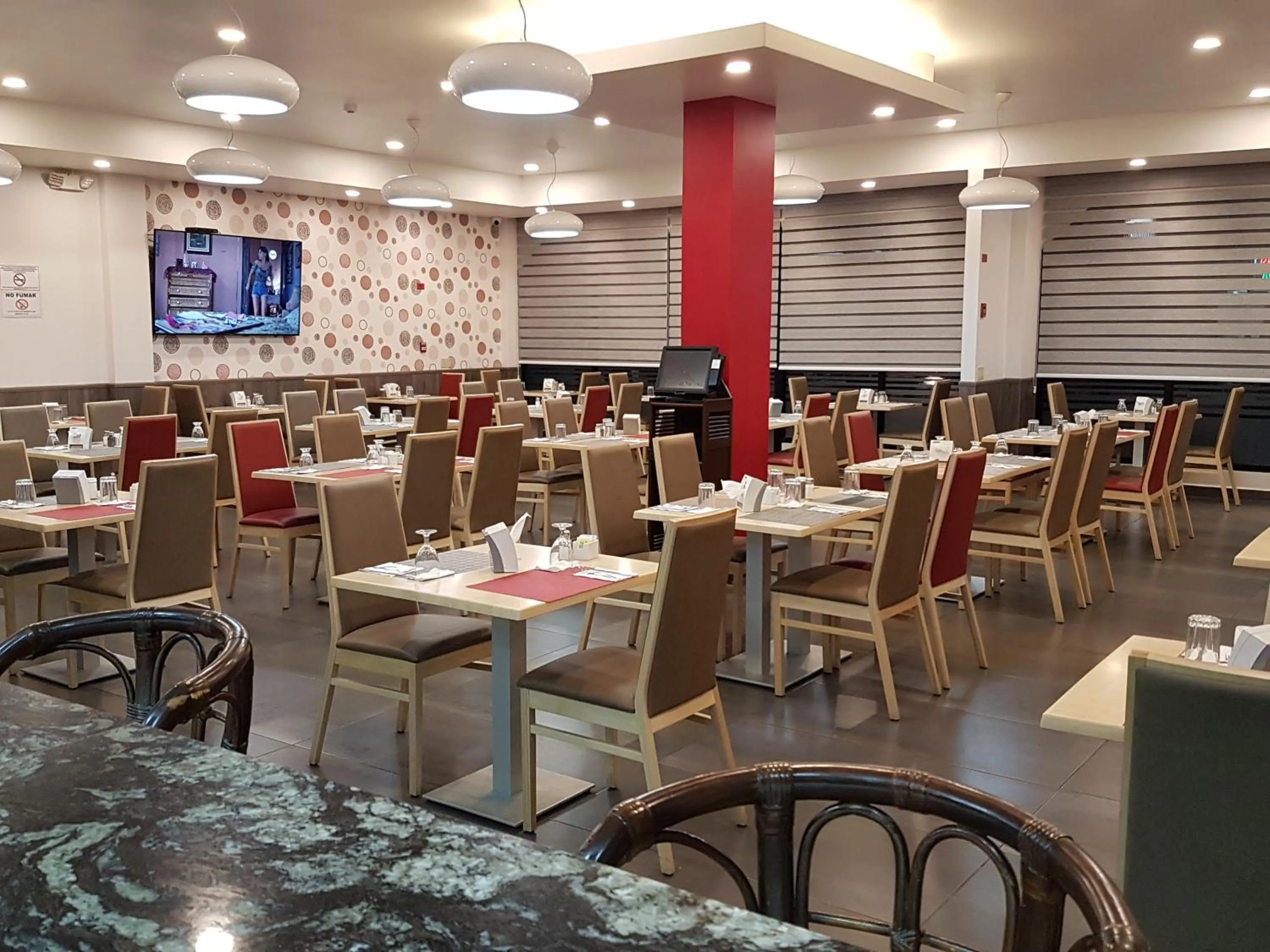 Restaurant/places to eat in Hotel Alcala