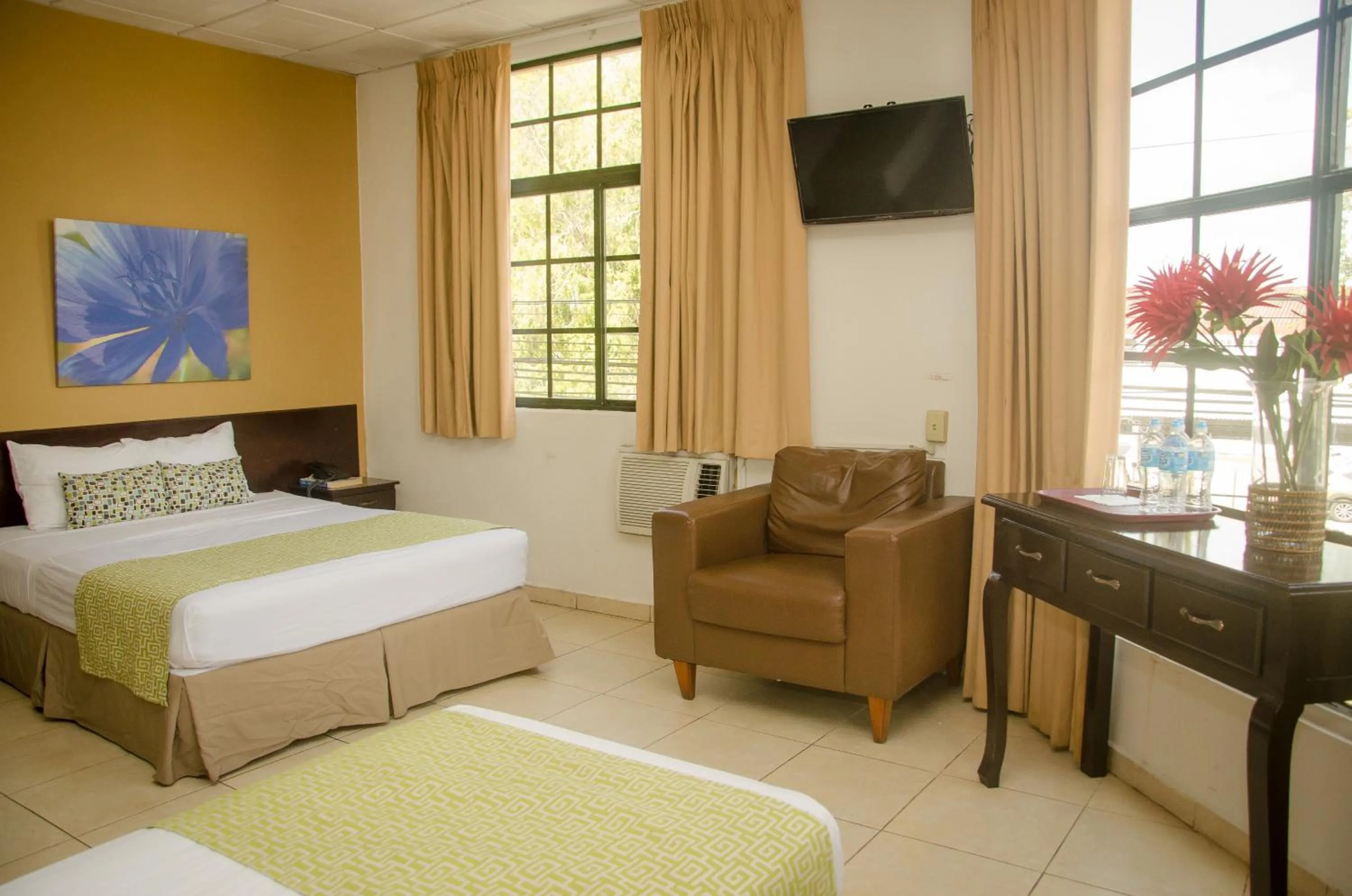 Bedroom, Bed in Hotel Residencial Cervantes