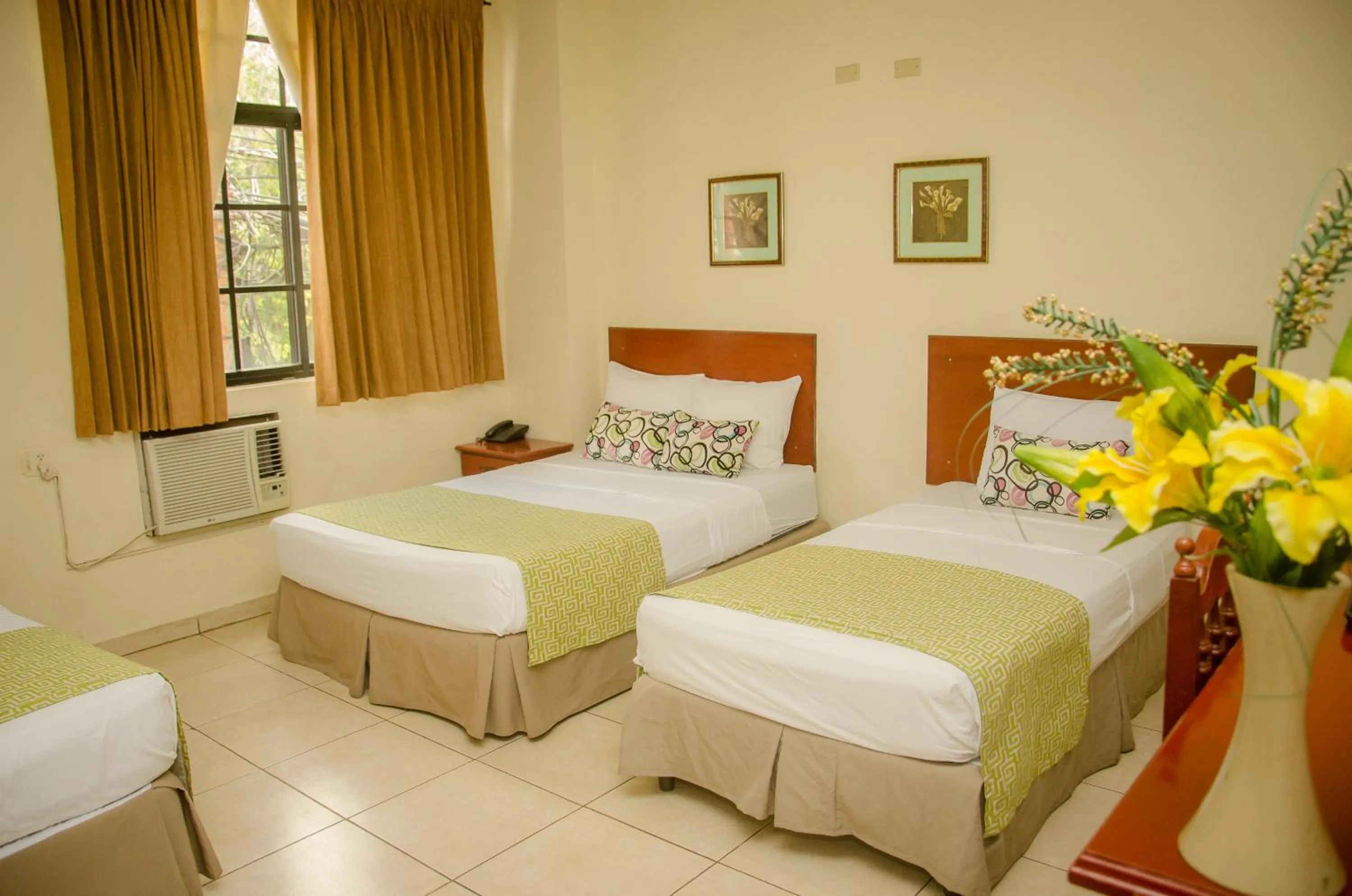 Photo of the whole room, Bed in Hotel Residencial Cervantes