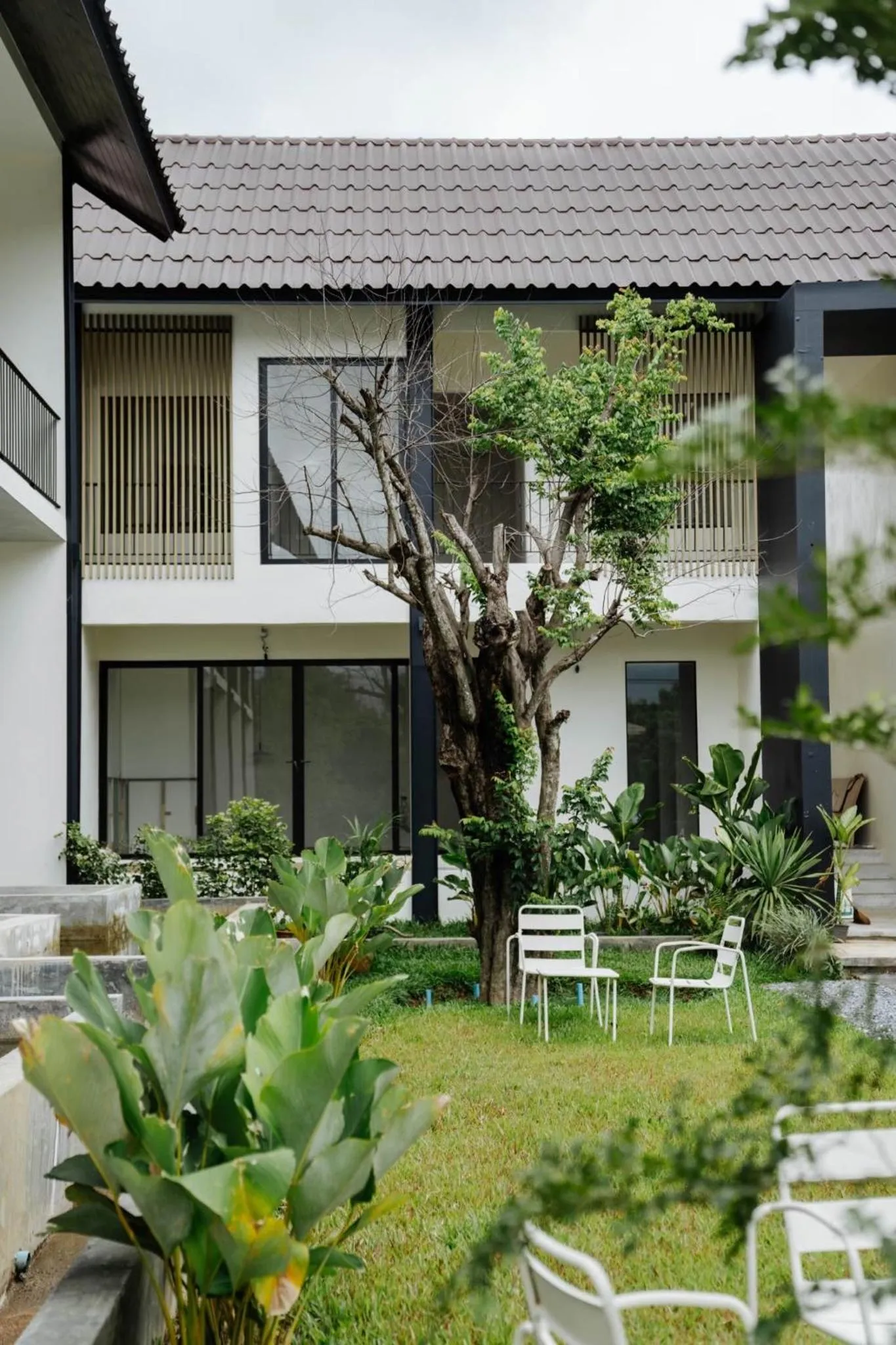 Garden in Shanti-Retreat Hotel
