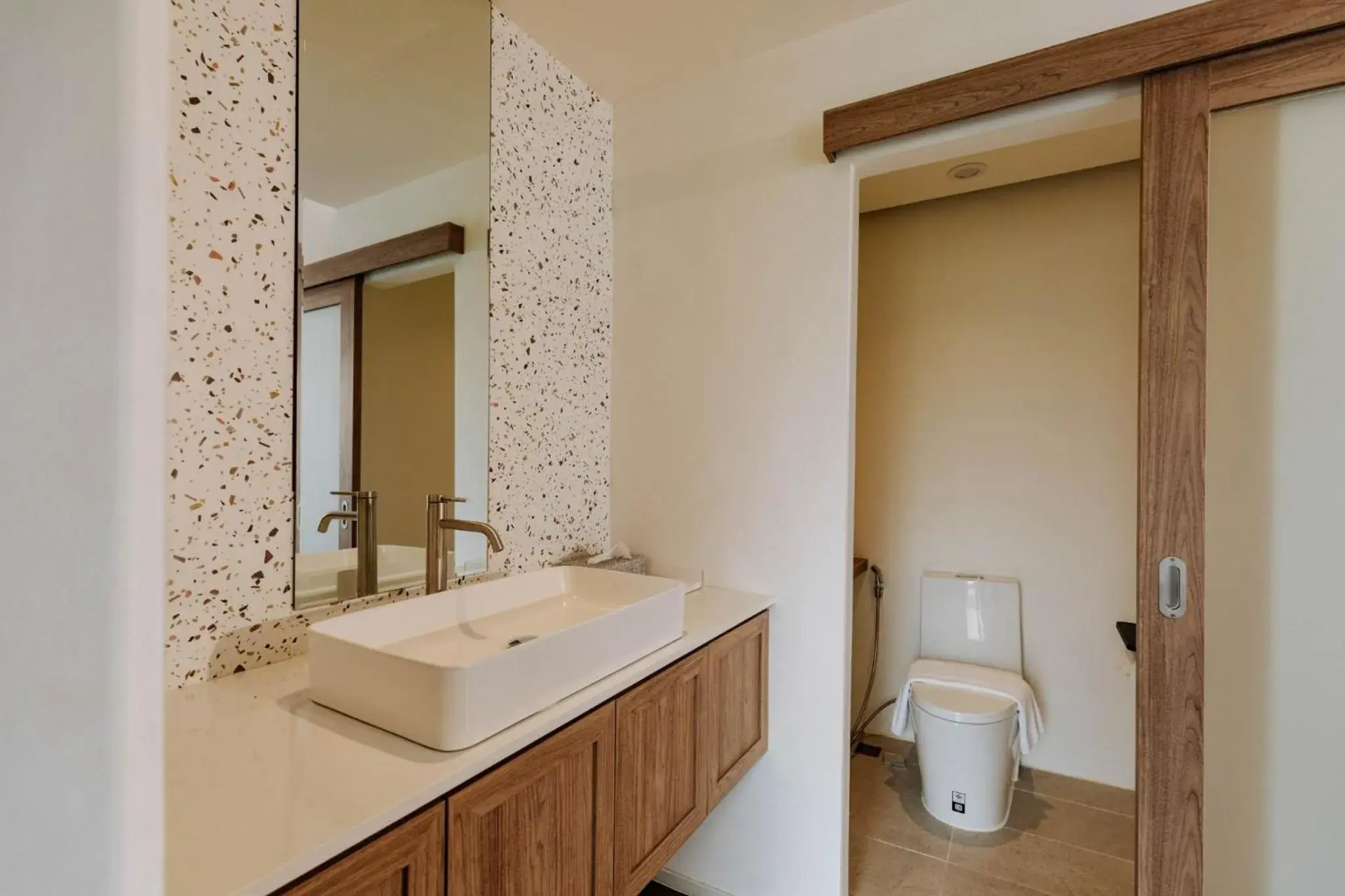 Large Twin Room in Shanti-Retreat Hotel Large Twin Room in Shanti-Retreat Hotel