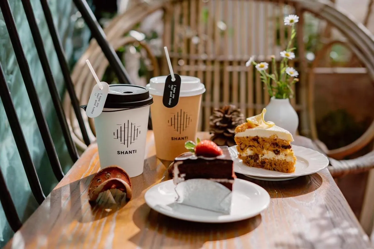 Food and drinks in Shanti-Retreat Hotel