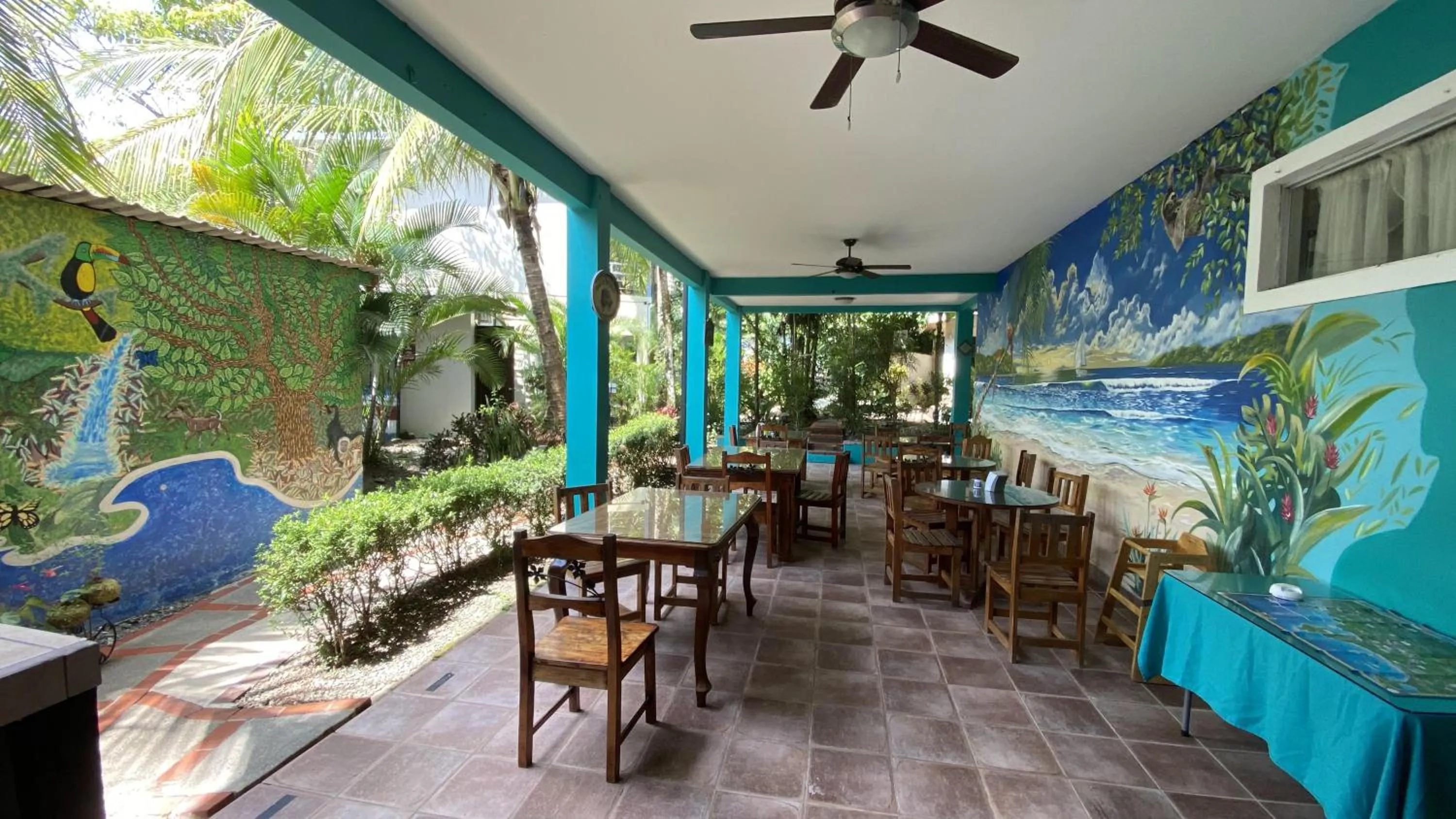 Restaurant/places to eat in La Posada Jungle Hotel