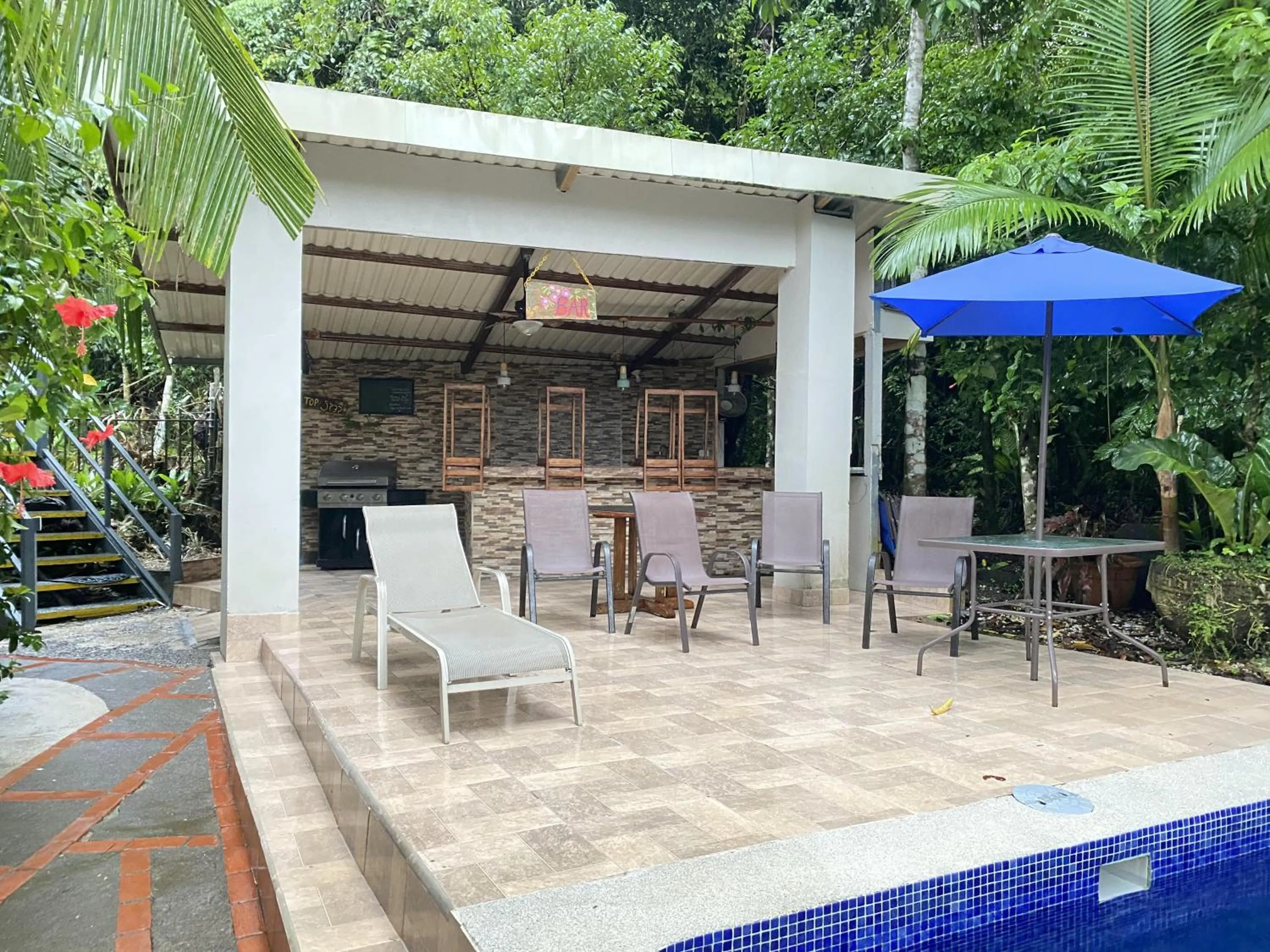 Patio in La Posada Jungle Hotel