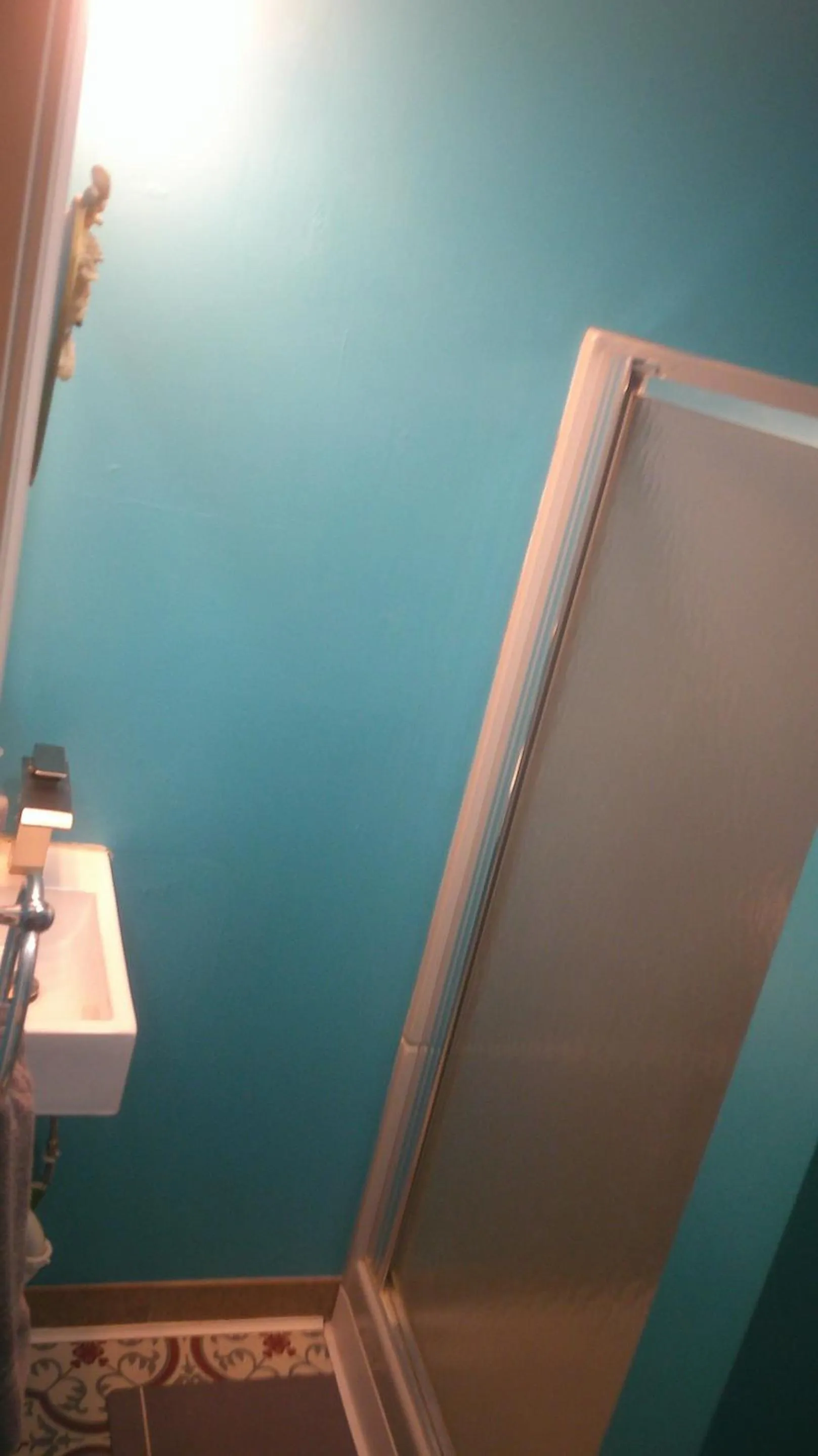 Bathroom in Lil Black Bear Inn