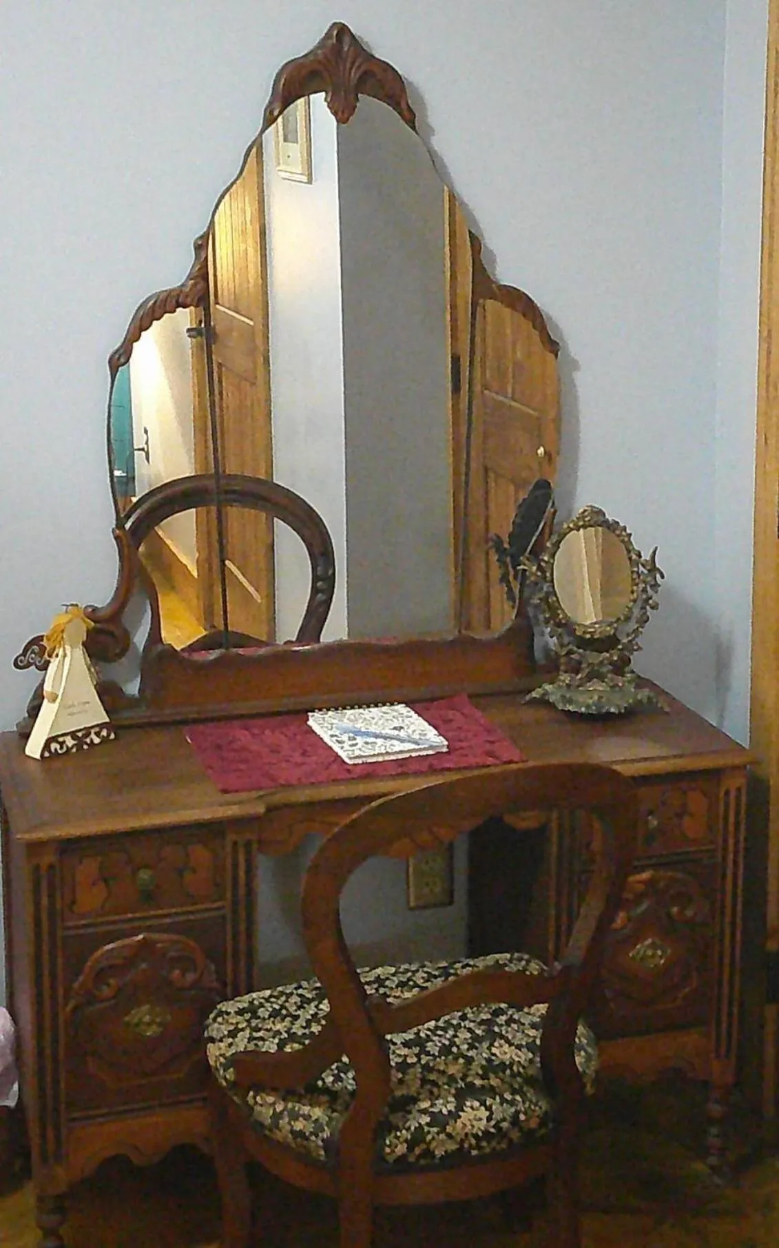 Bedroom in Lil Black Bear Inn