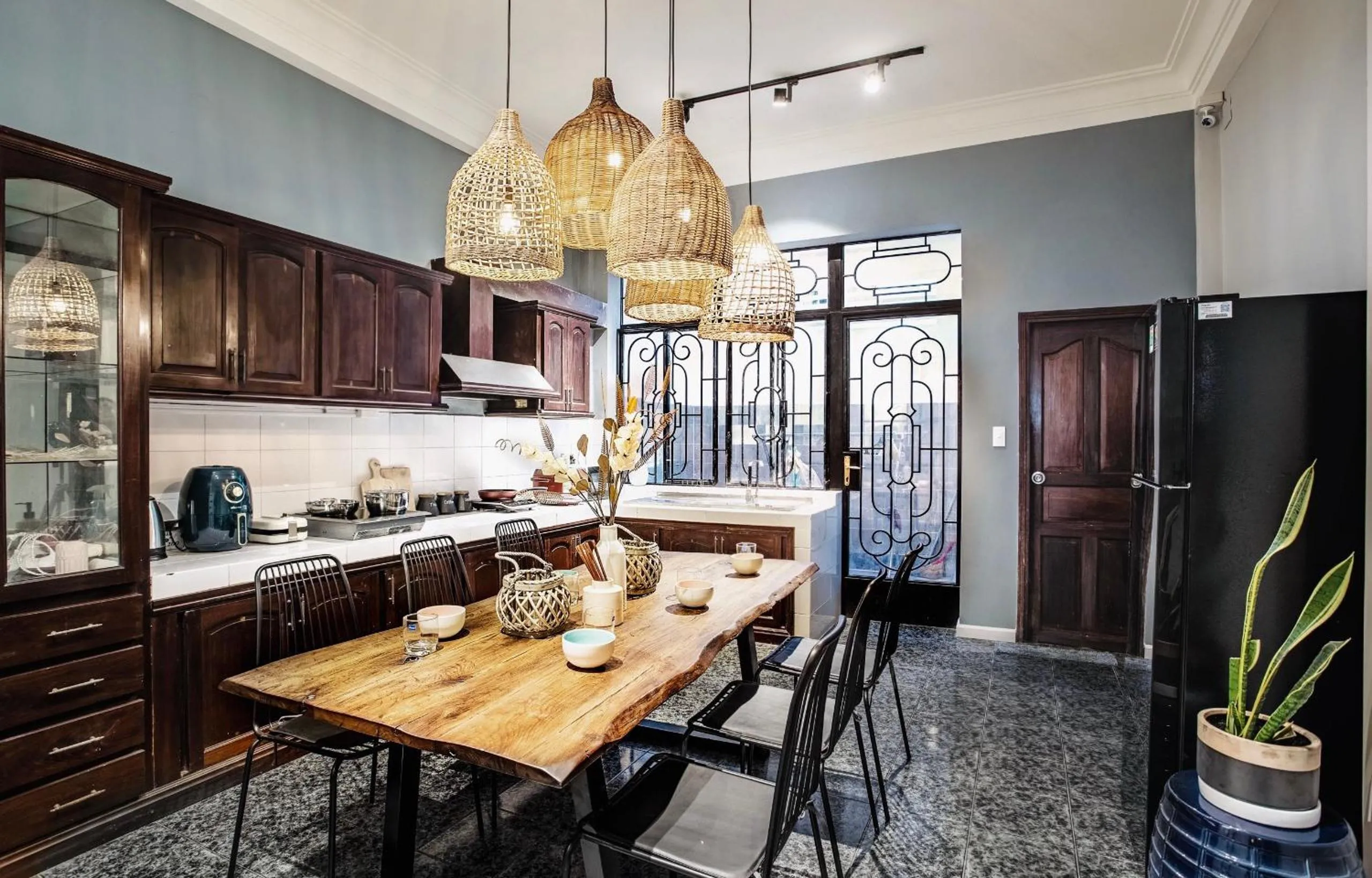 Kitchen or kitchenette in AYA Homestay 3