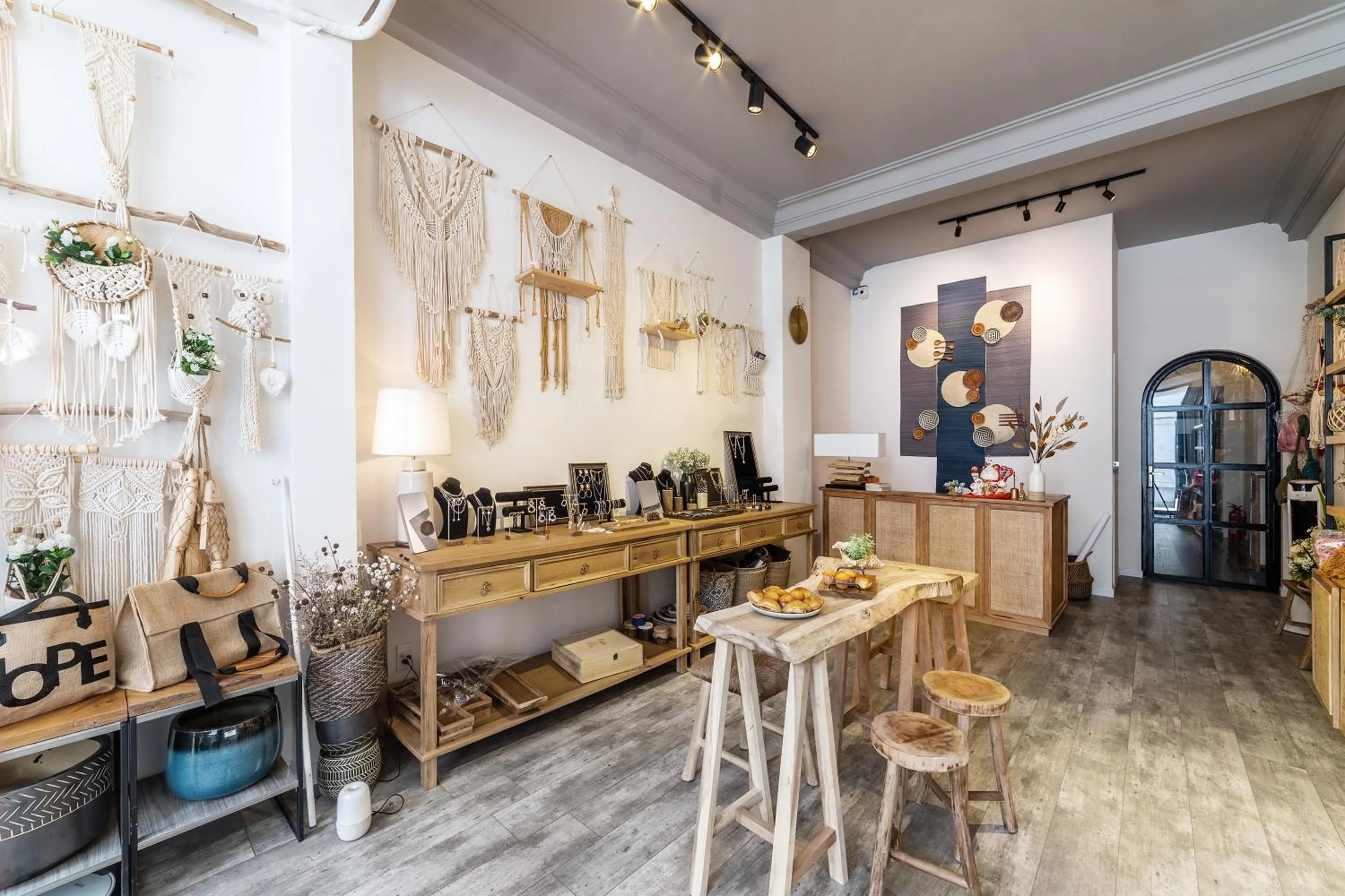 On-site shops in AYA Homestay 3