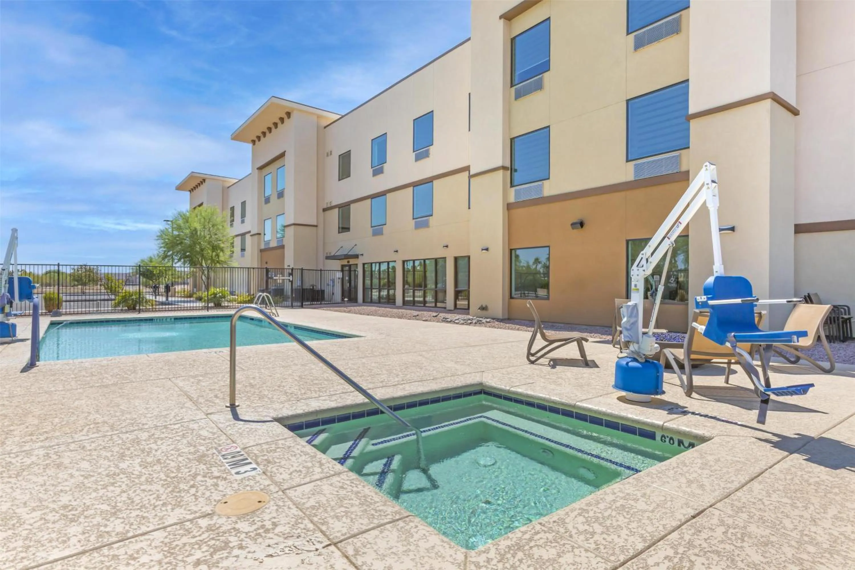 Pool view in Best Western Plus Casa Grande Inn & Suites