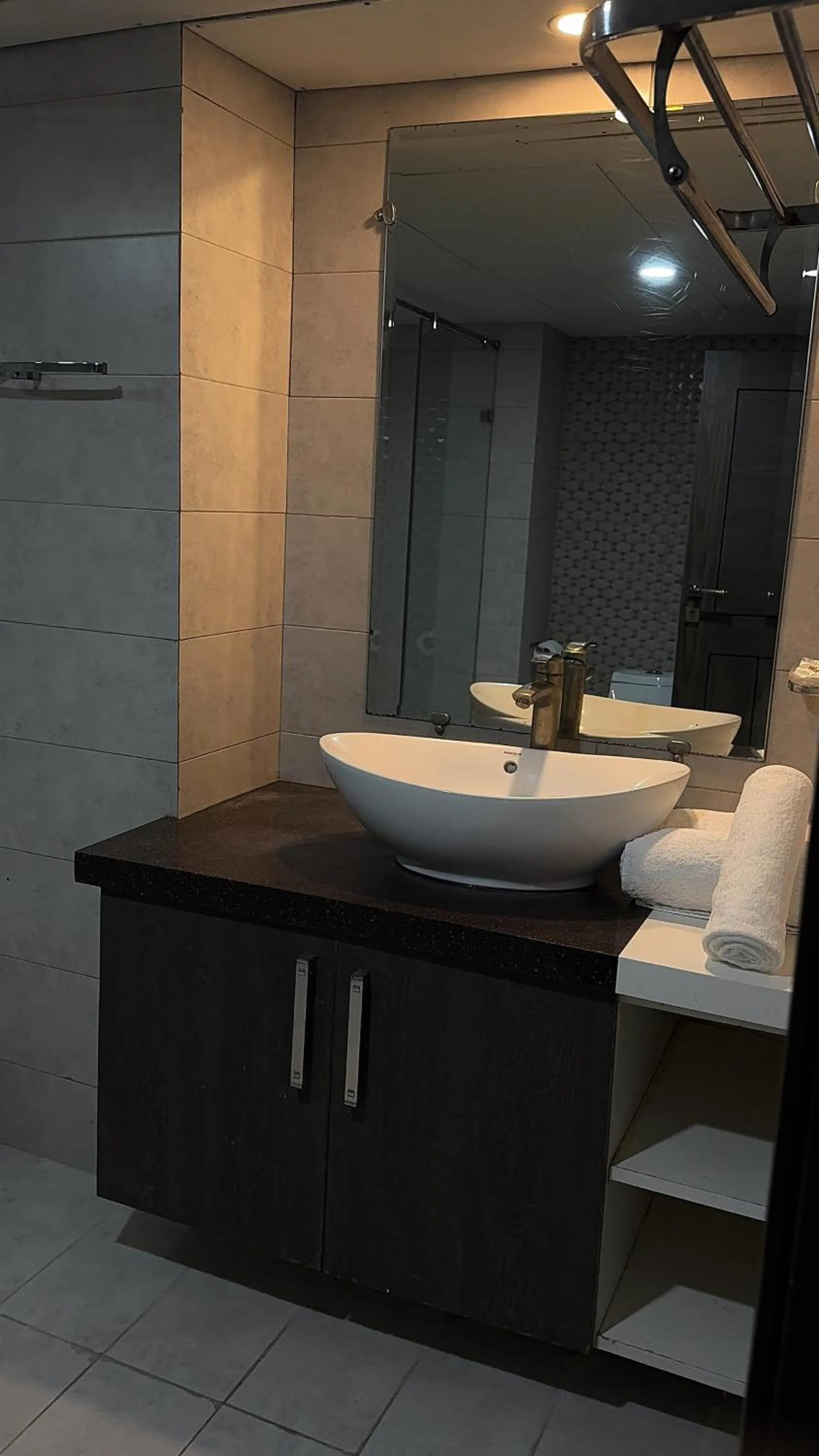 Bathroom in Hotel de Papae