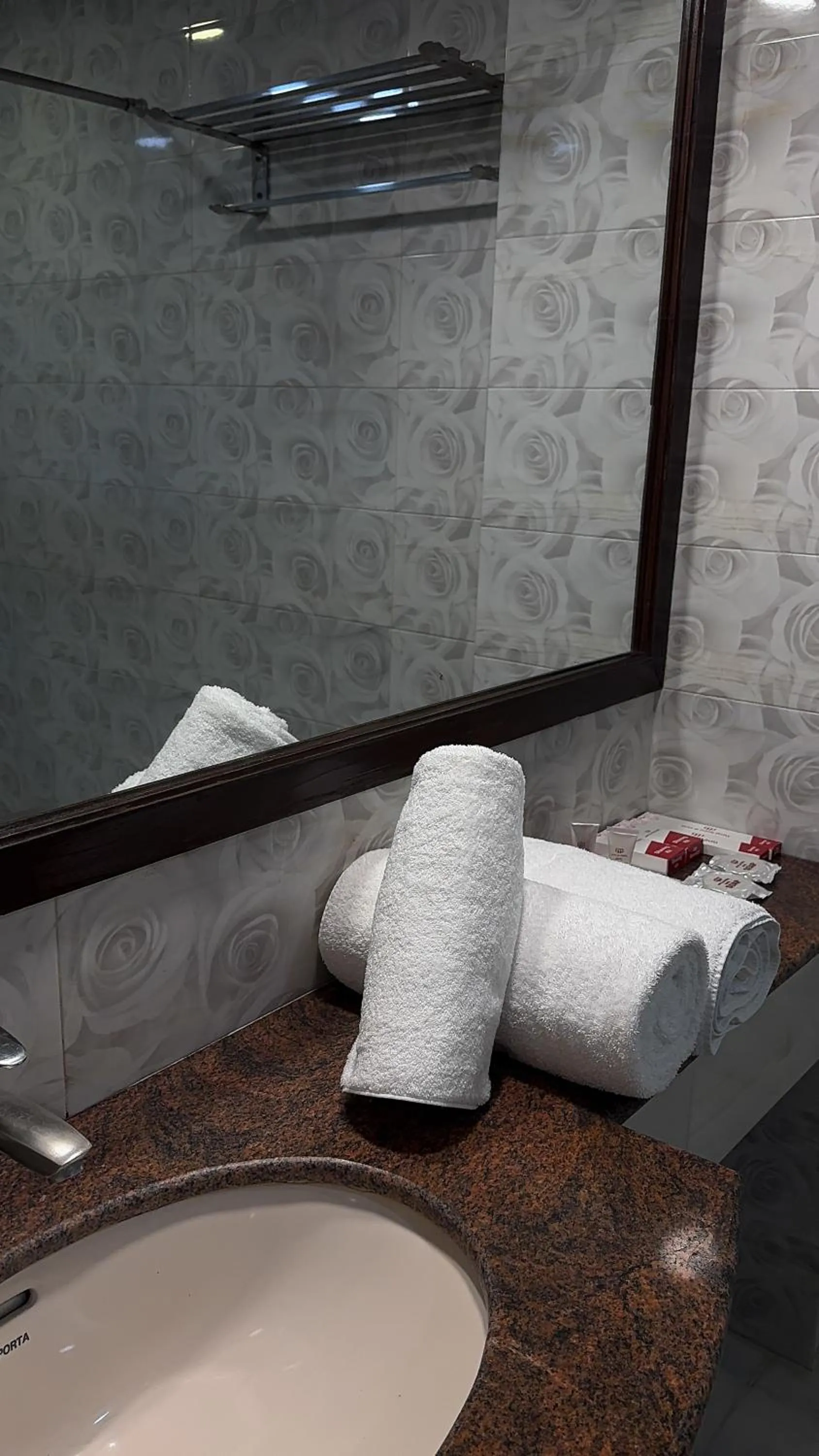 Bathroom in Hotel de Papae