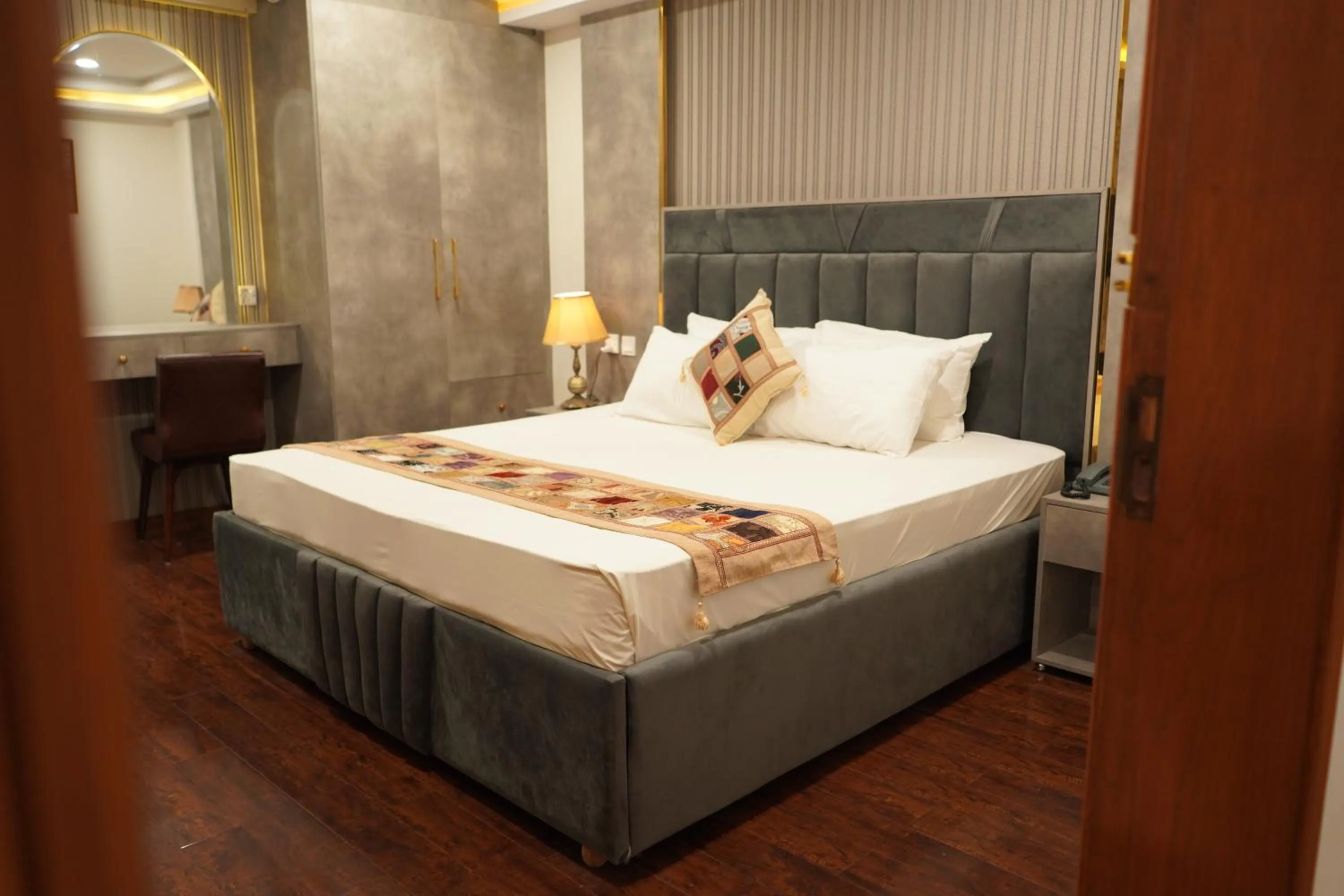 Bedroom, Bed in Hotel de Papae