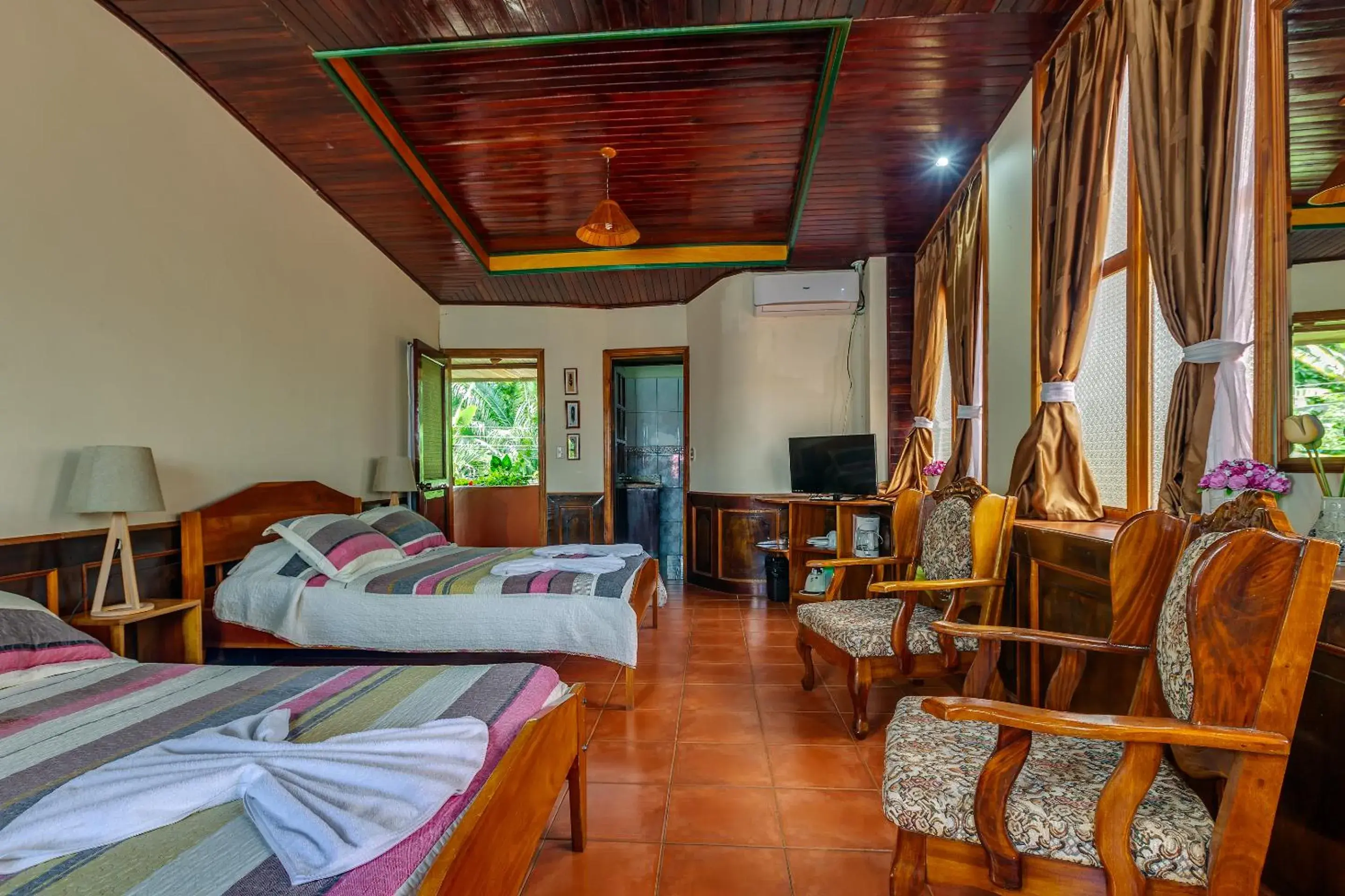 Standard Quadruple Room in Hotel Mar de Luz Standard Quadruple Room in Hotel Mar de Luz