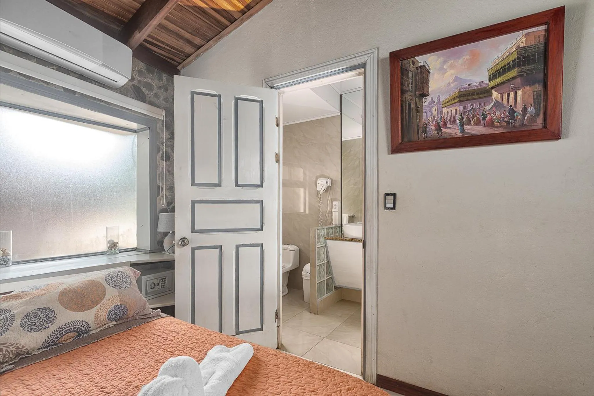 Bathroom, Bed in Hotel Mar de Luz