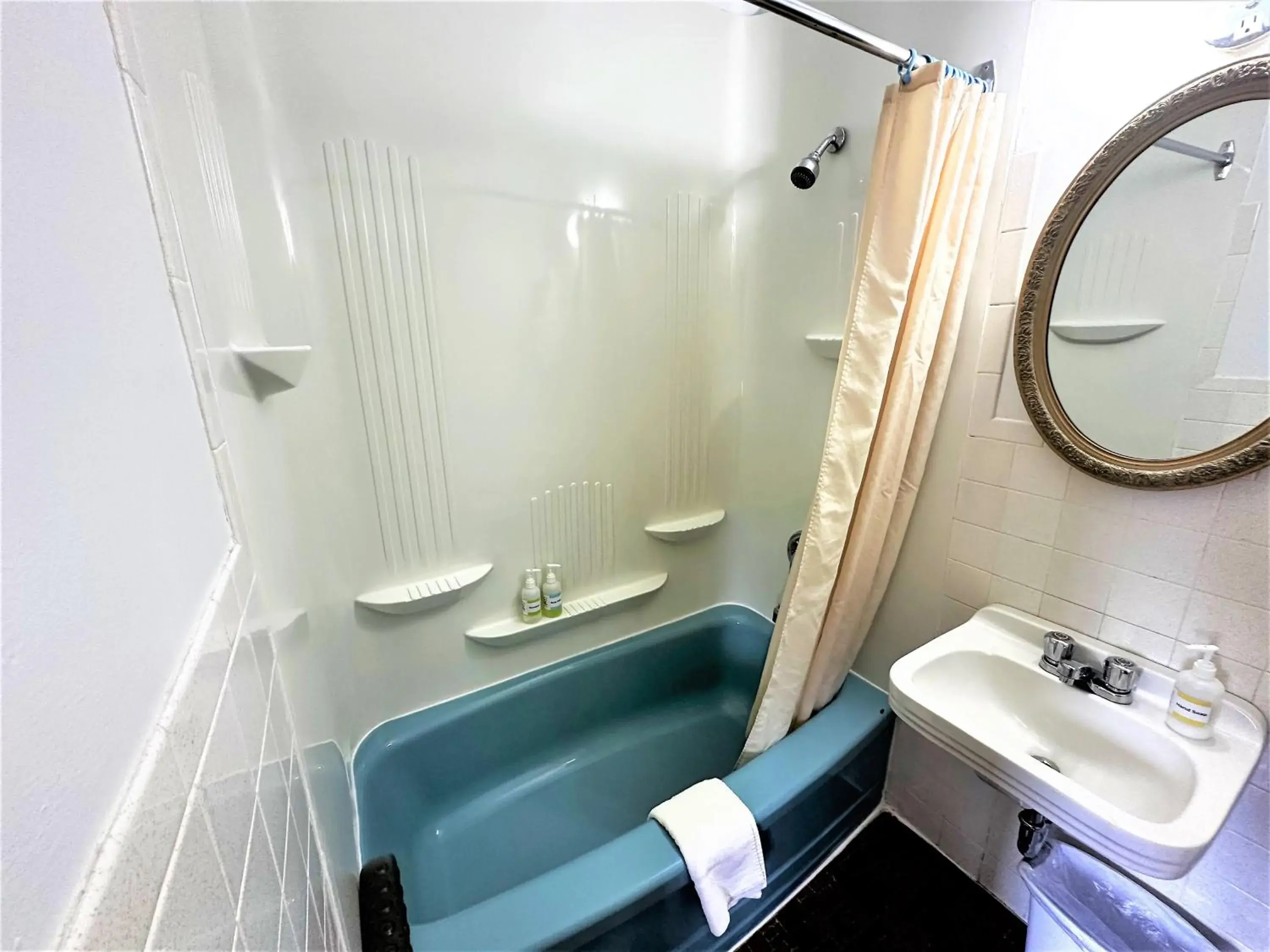 Suite in Red Top Motor Inn Suite in Red Top Motor Inn