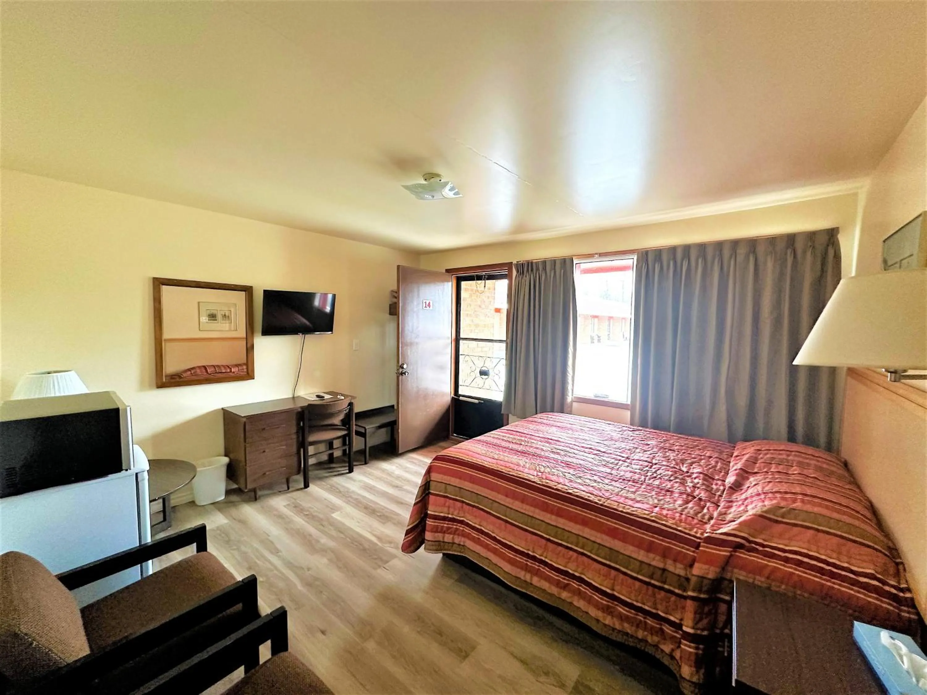 TV and multimedia, Bed in Red Top Motor Inn