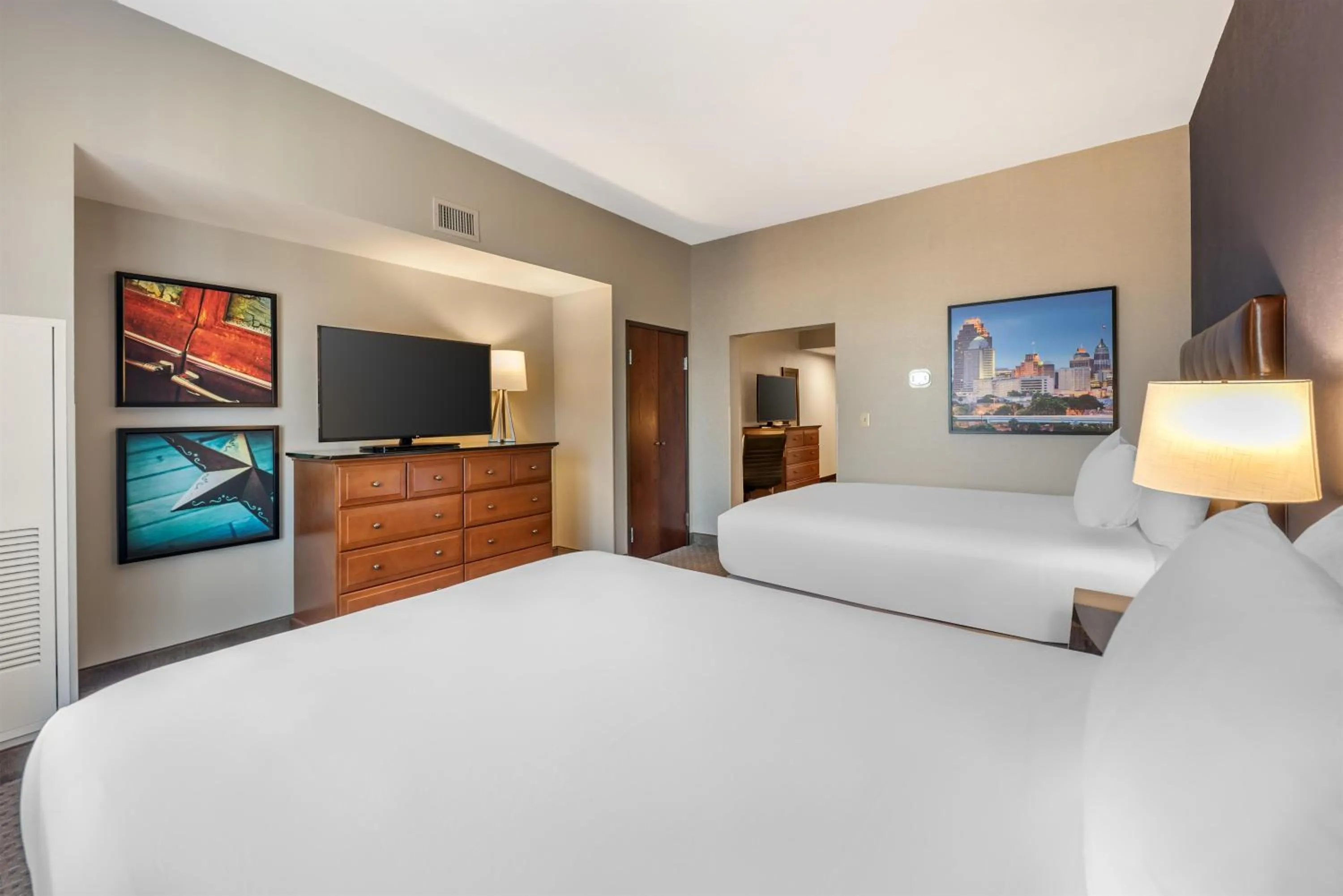 Bedroom, Bed in Drury Plaza Hotel San Antonio North Stone Oak