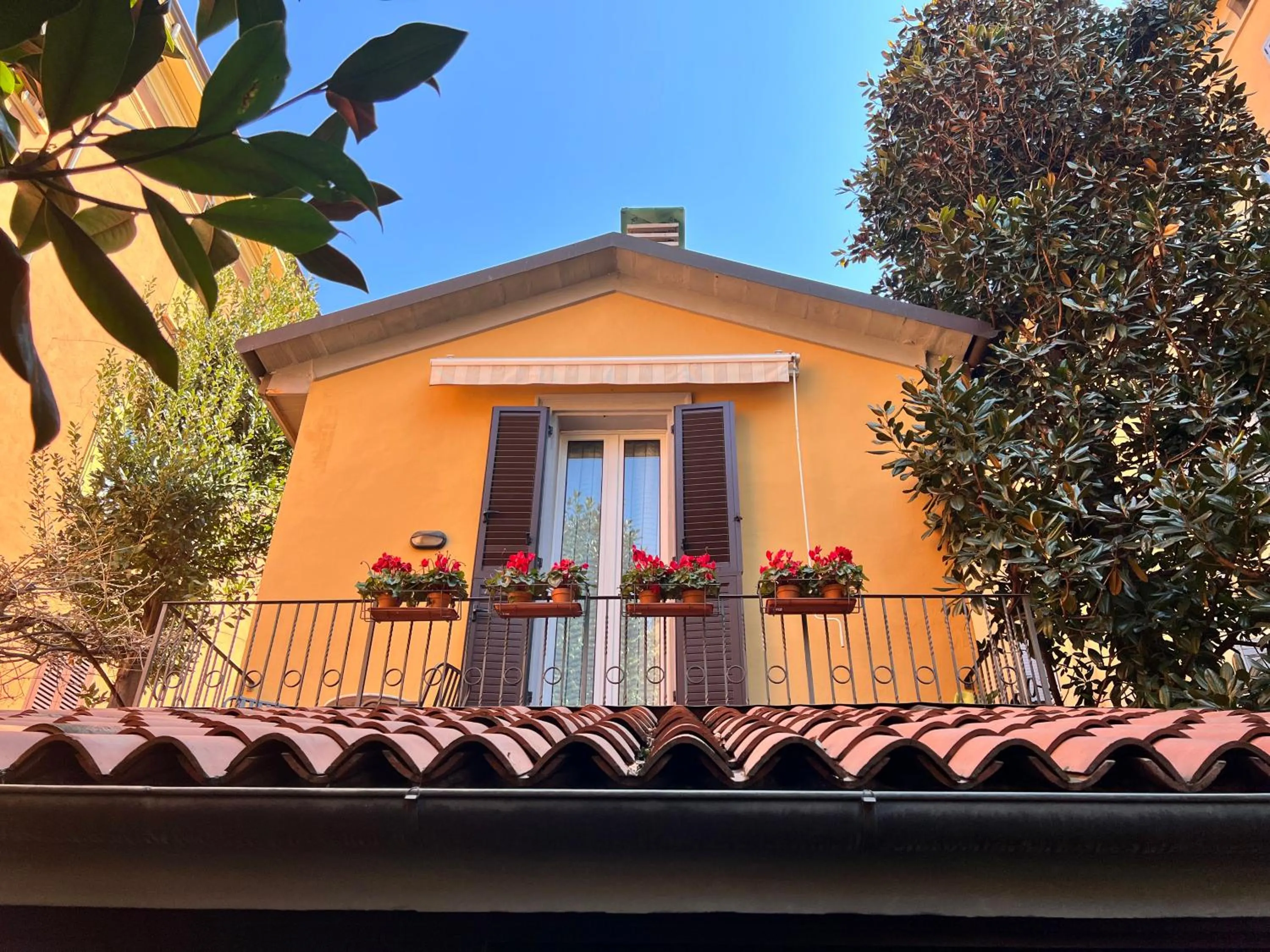 Property building in La Magnolia B&B