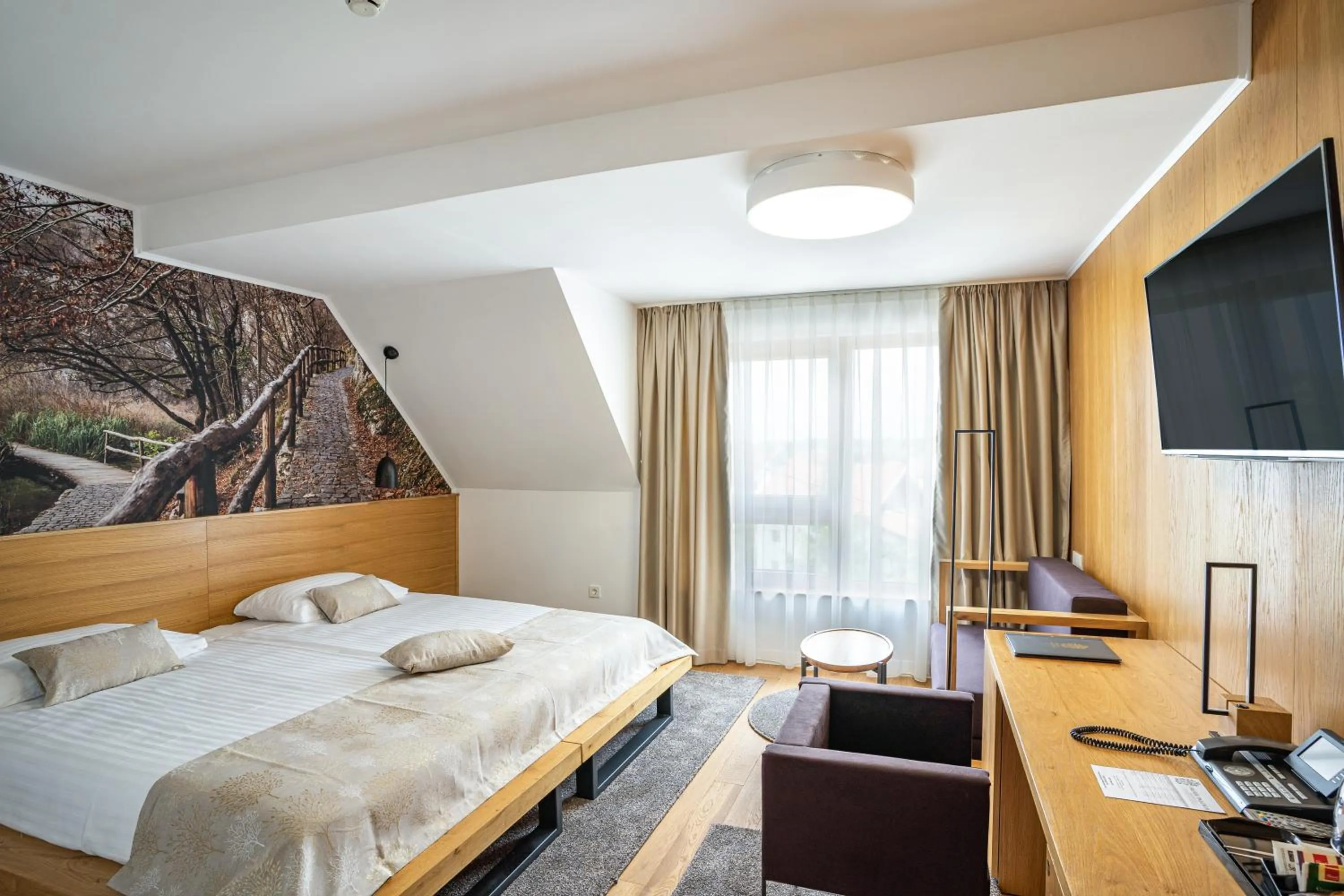 Seating area, Bed in Hotel Palcich Plitvice