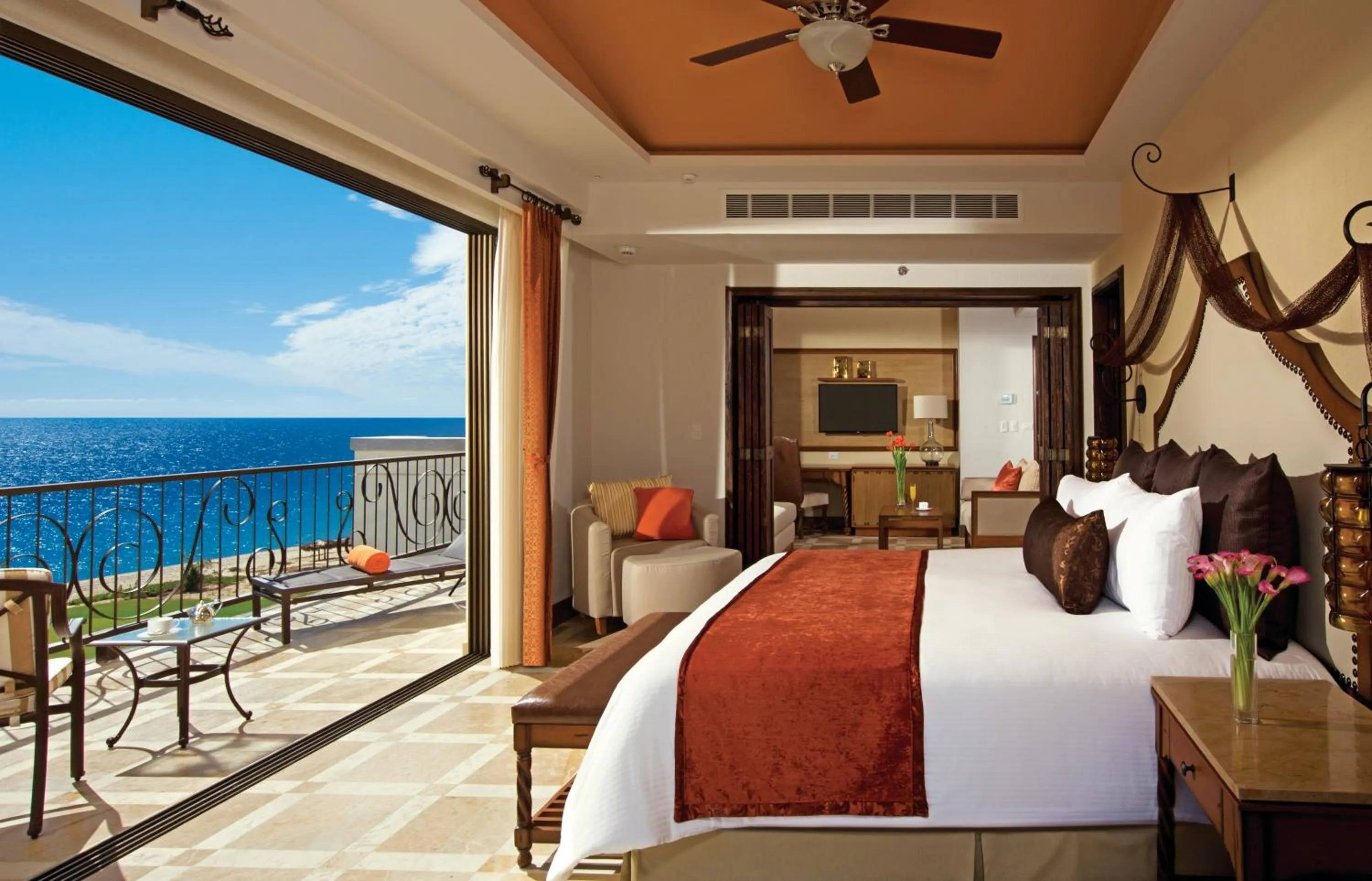Bed in Secrets Puerto Los Cabos Golf & Spa18+