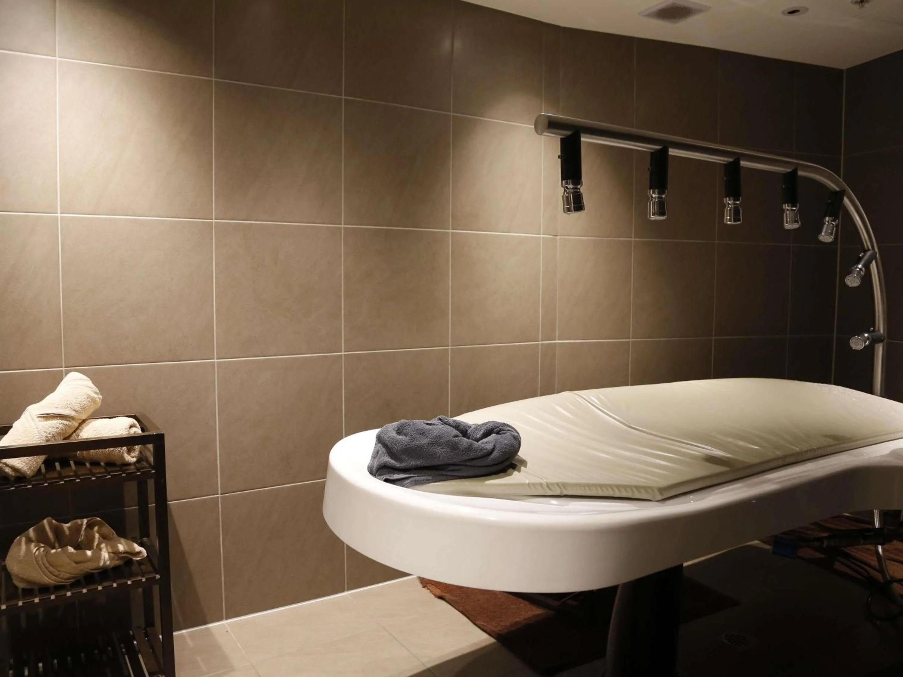 Spa and wellness centre/facilities in The Sebel Melbourne Docklands Hotel