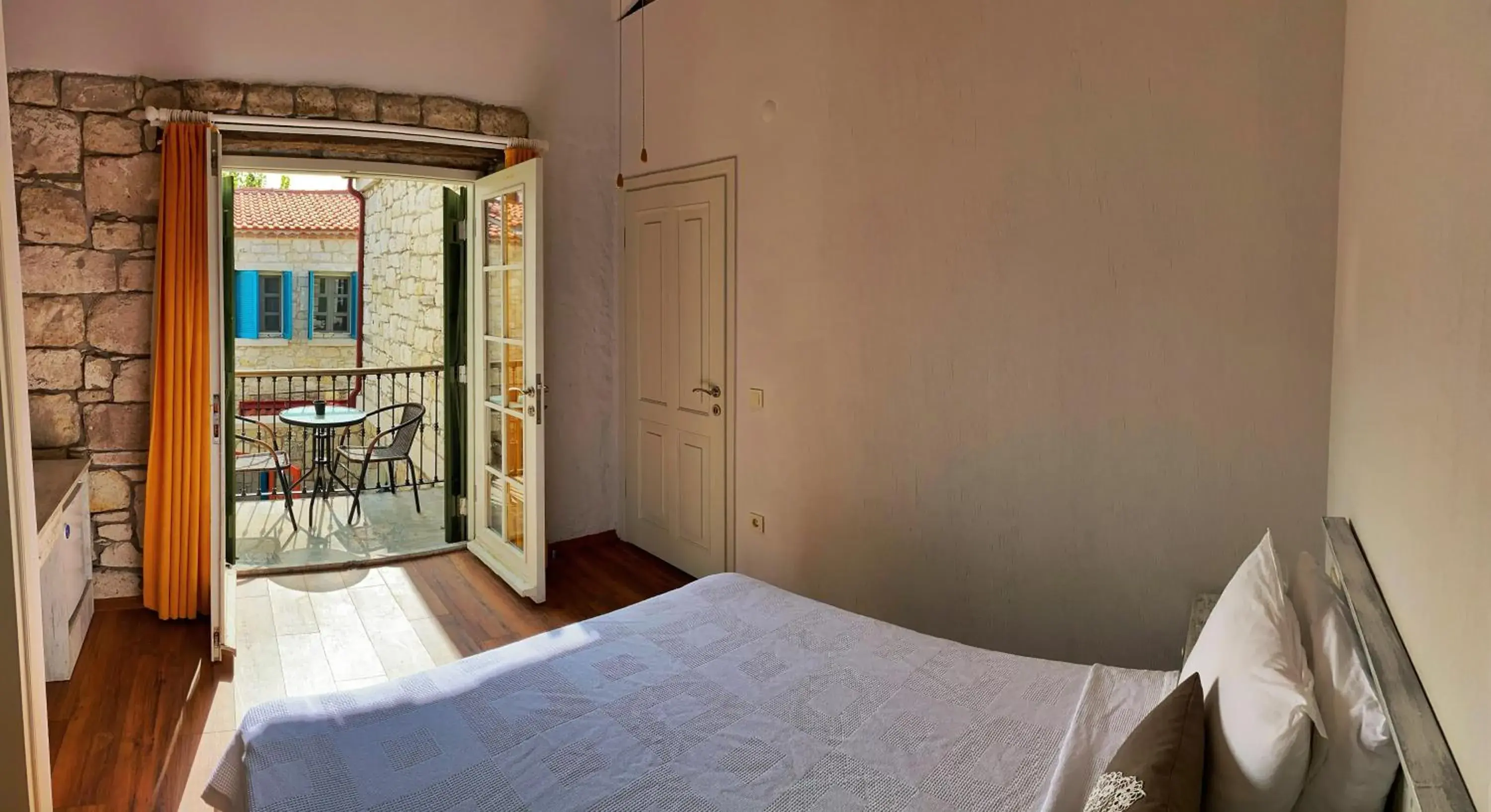 Deluxe Double Room with Balcony in Oberj d'Azur Alaçatı Deluxe Double Room with Balcony in Oberj d'Azur Alaçatı