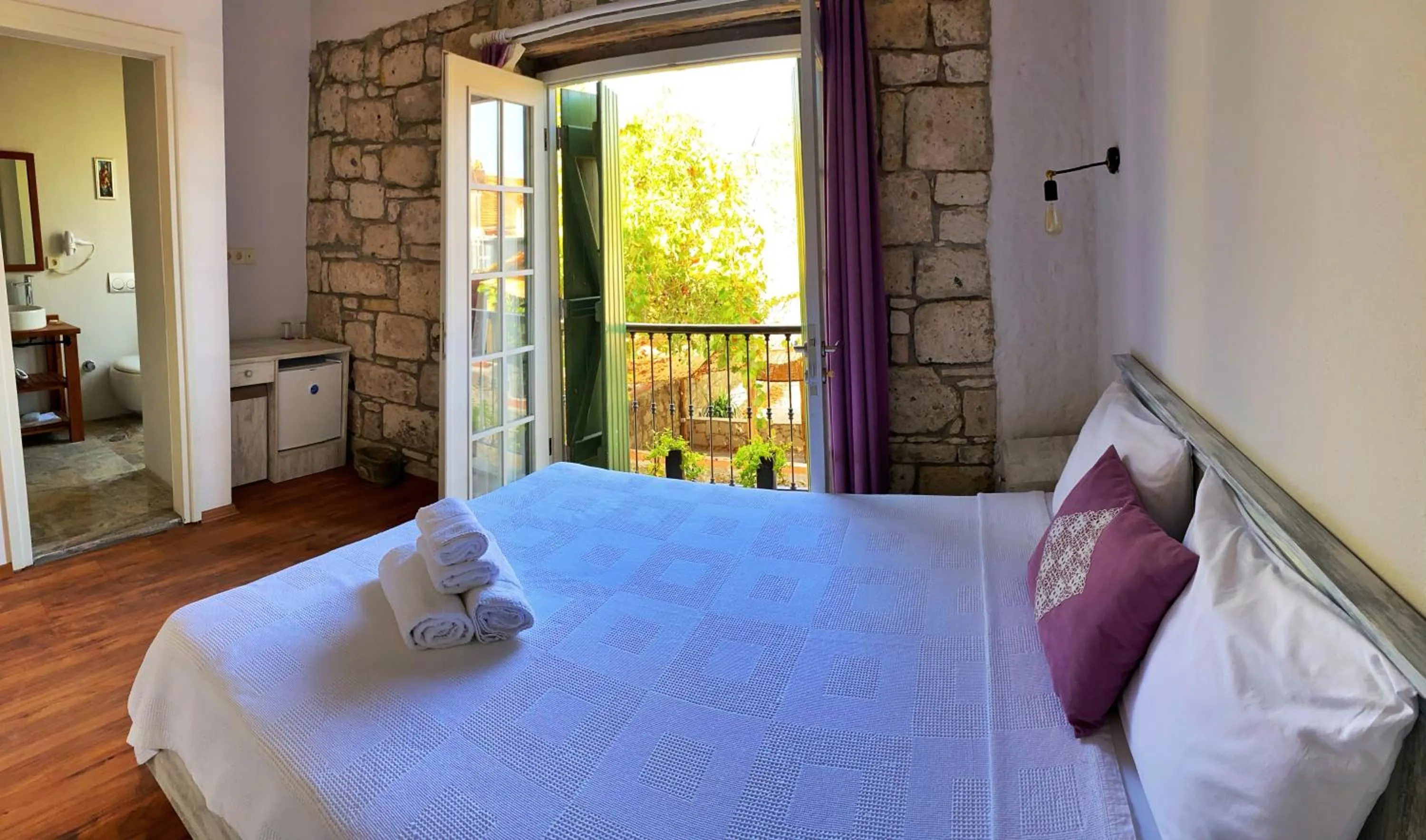 Photo of the whole room, Bed in Oberj d'Azur Alaçatı