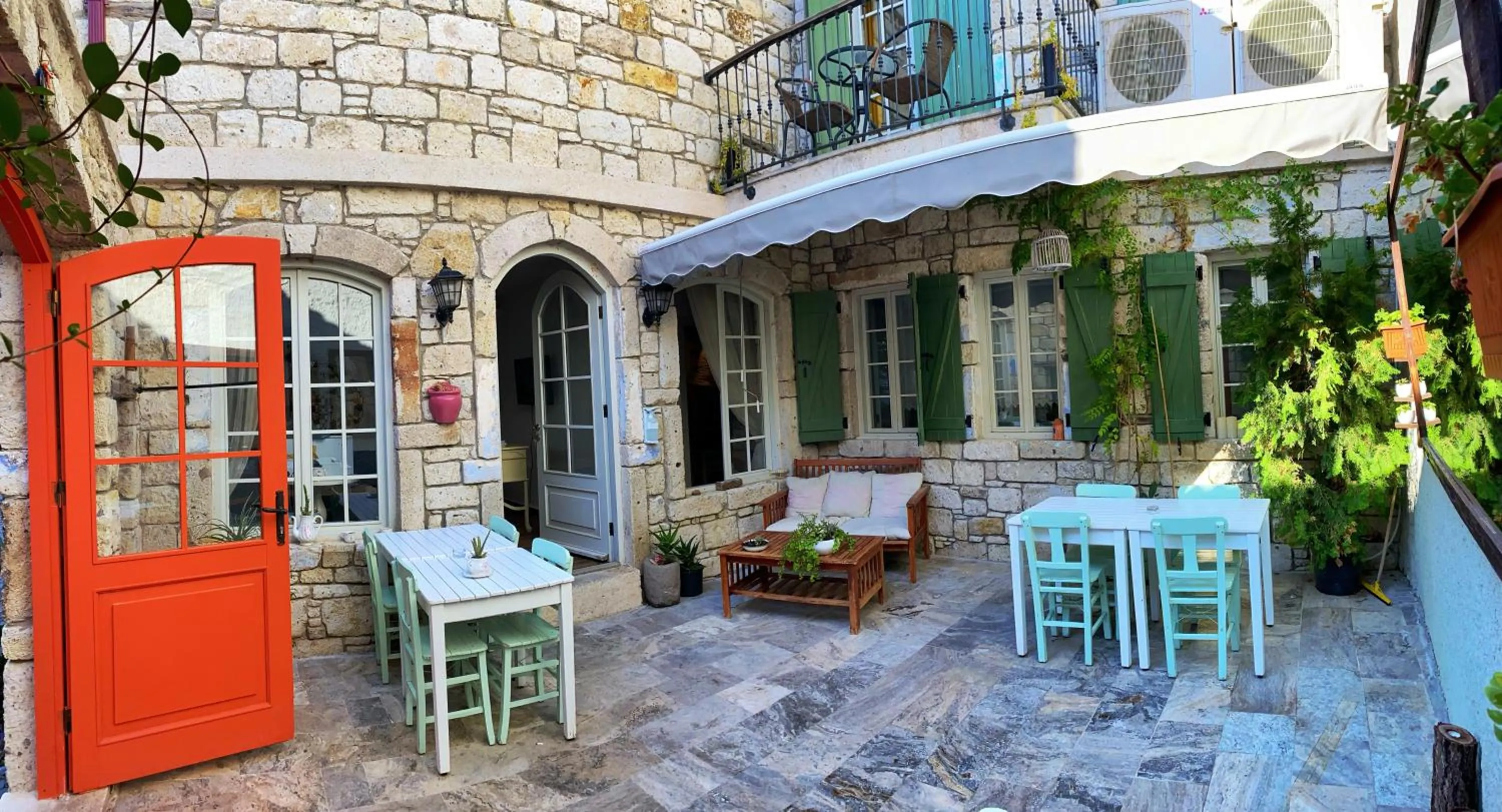 Facade/entrance in Oberj d'Azur Alaçatı