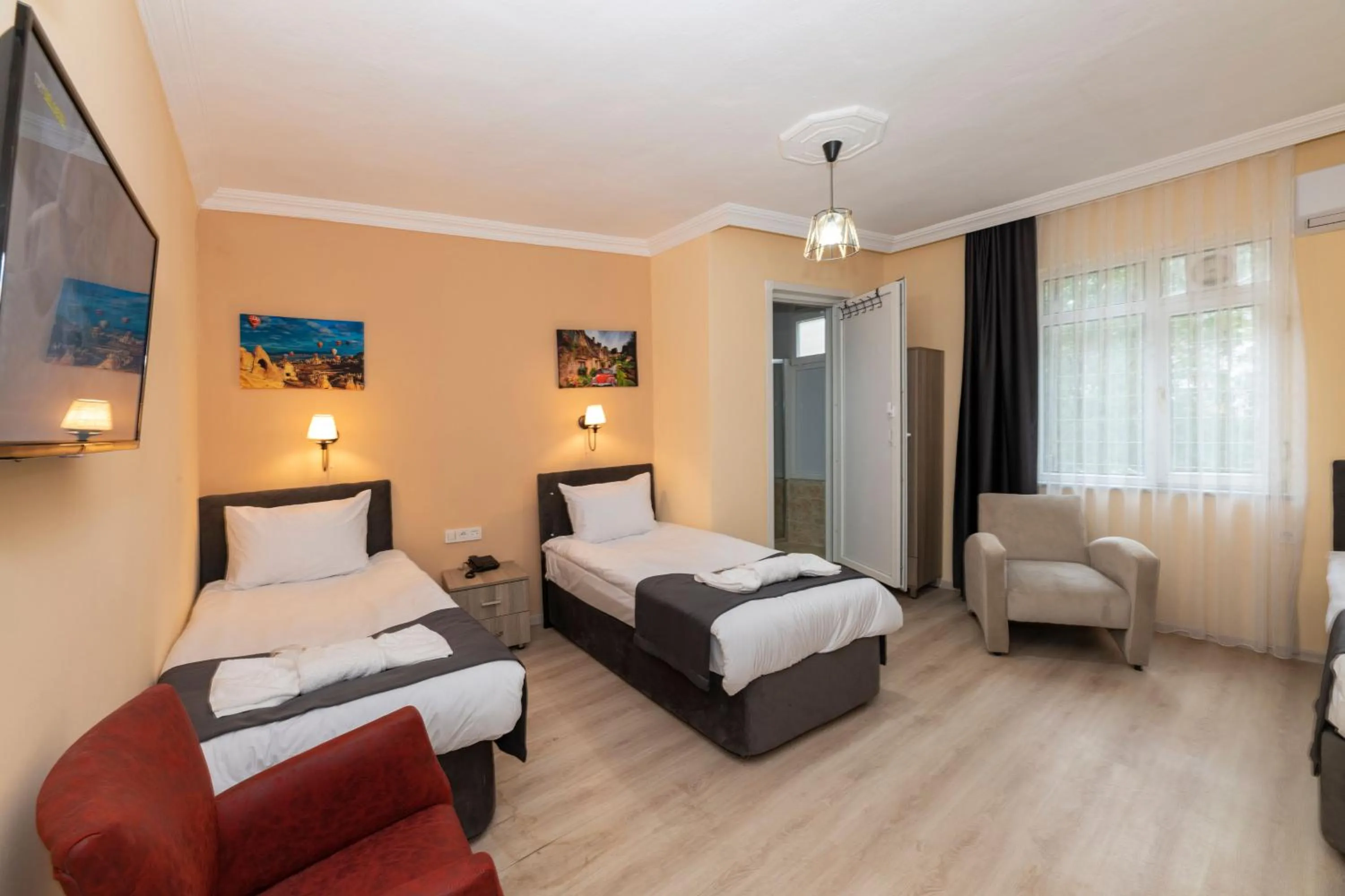 Bed in Golden Flower Pansiyon