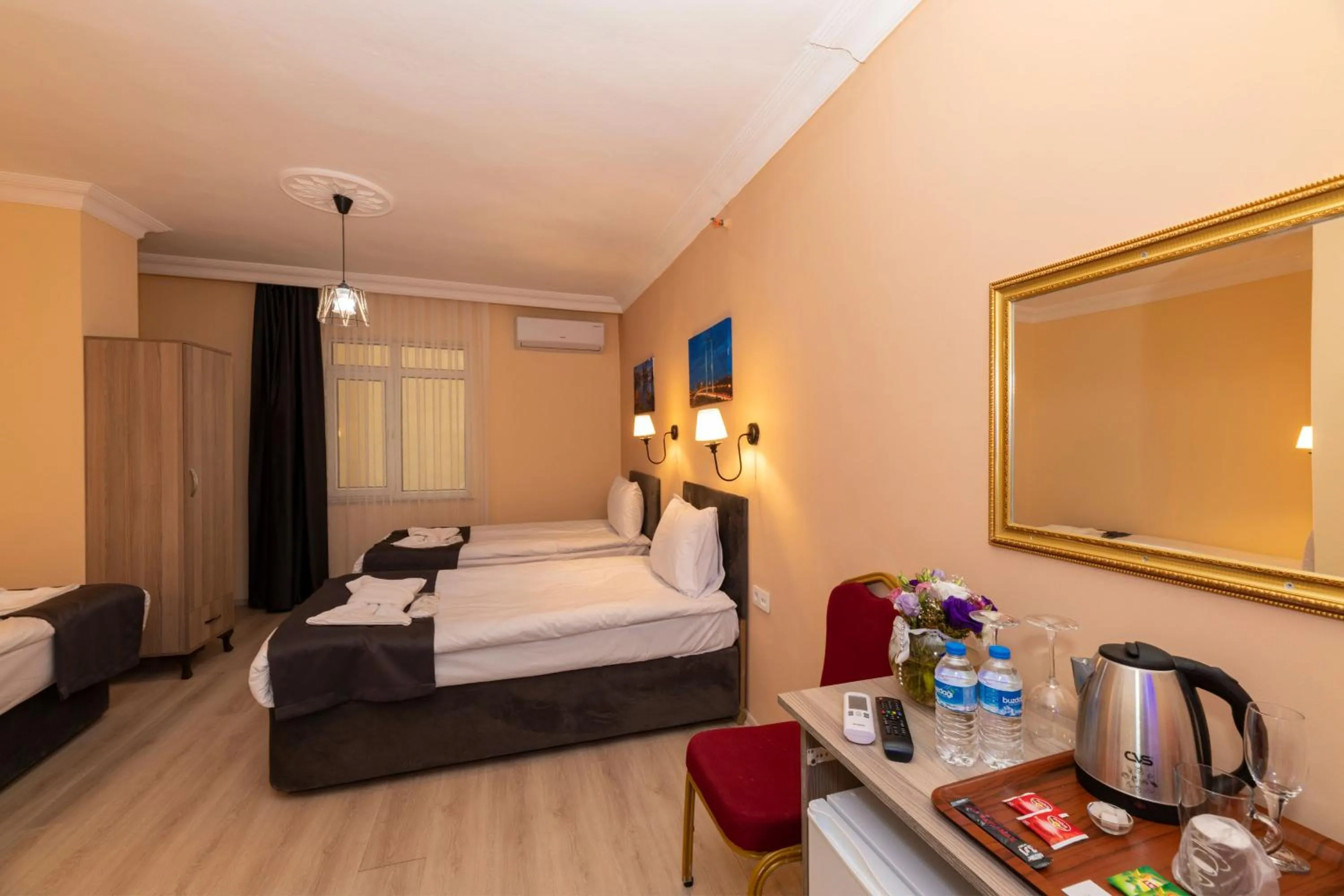 Bed in Golden Flower Pansiyon