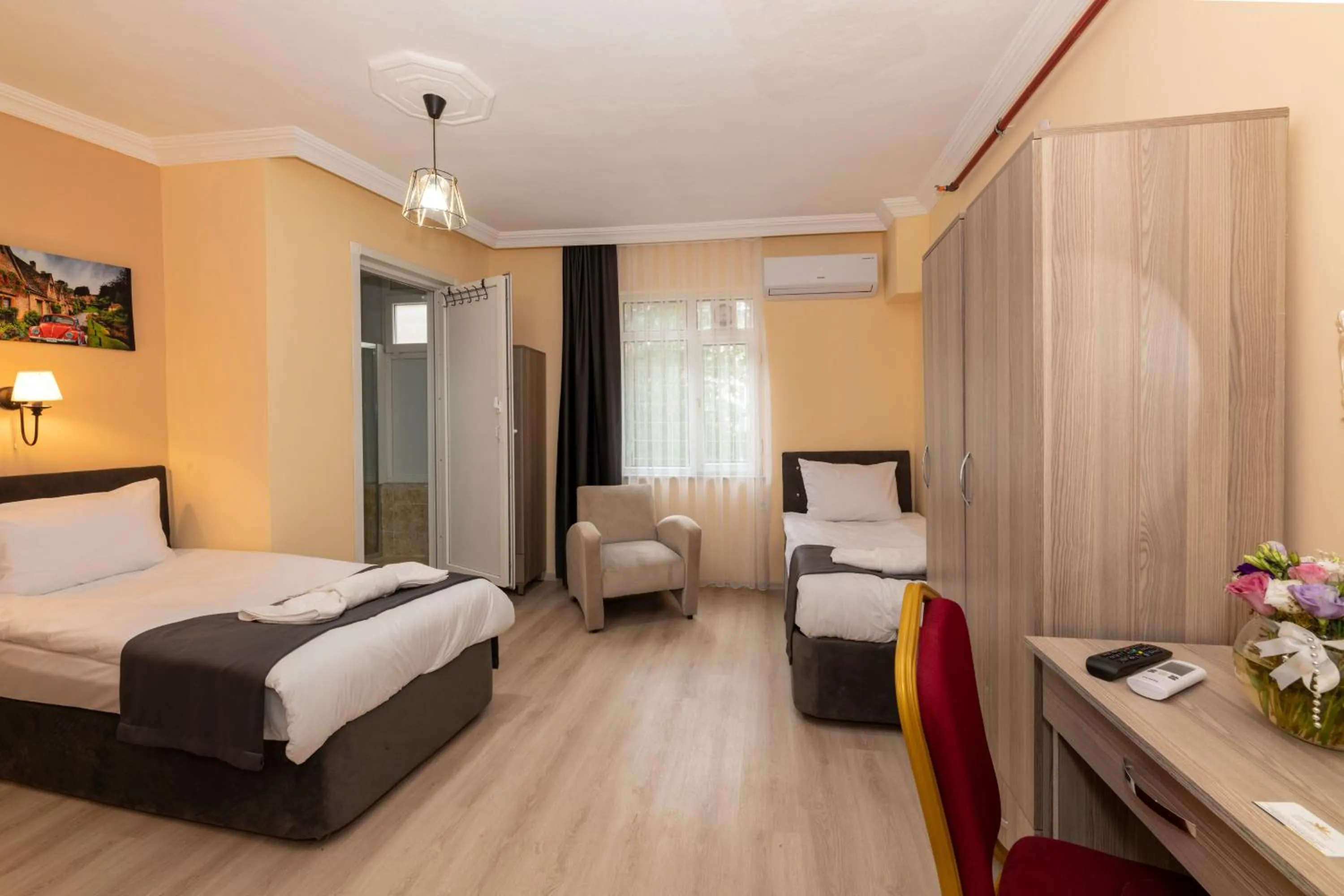 Bed in Golden Flower Pansiyon