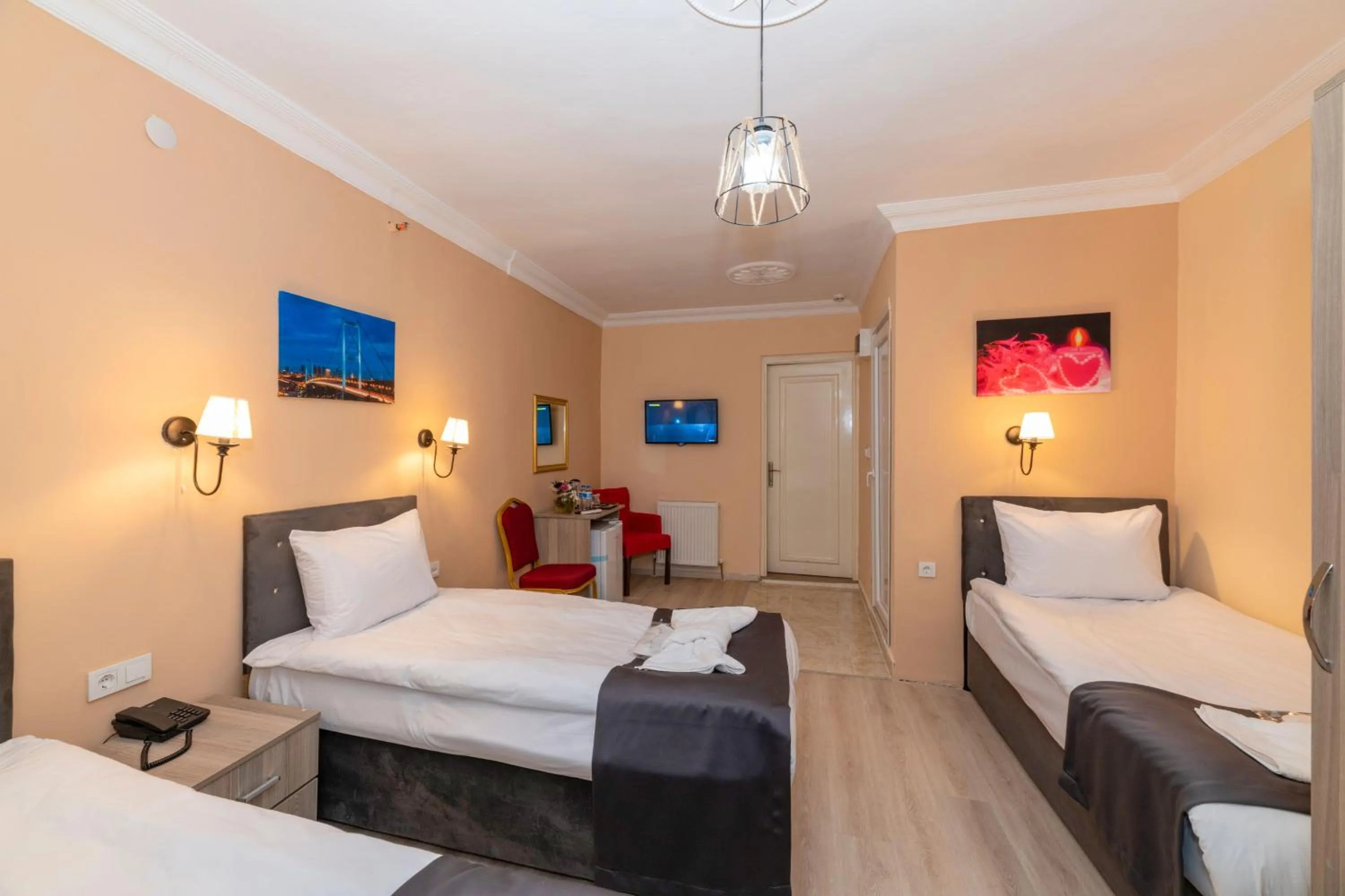 Bed in Golden Flower Pansiyon