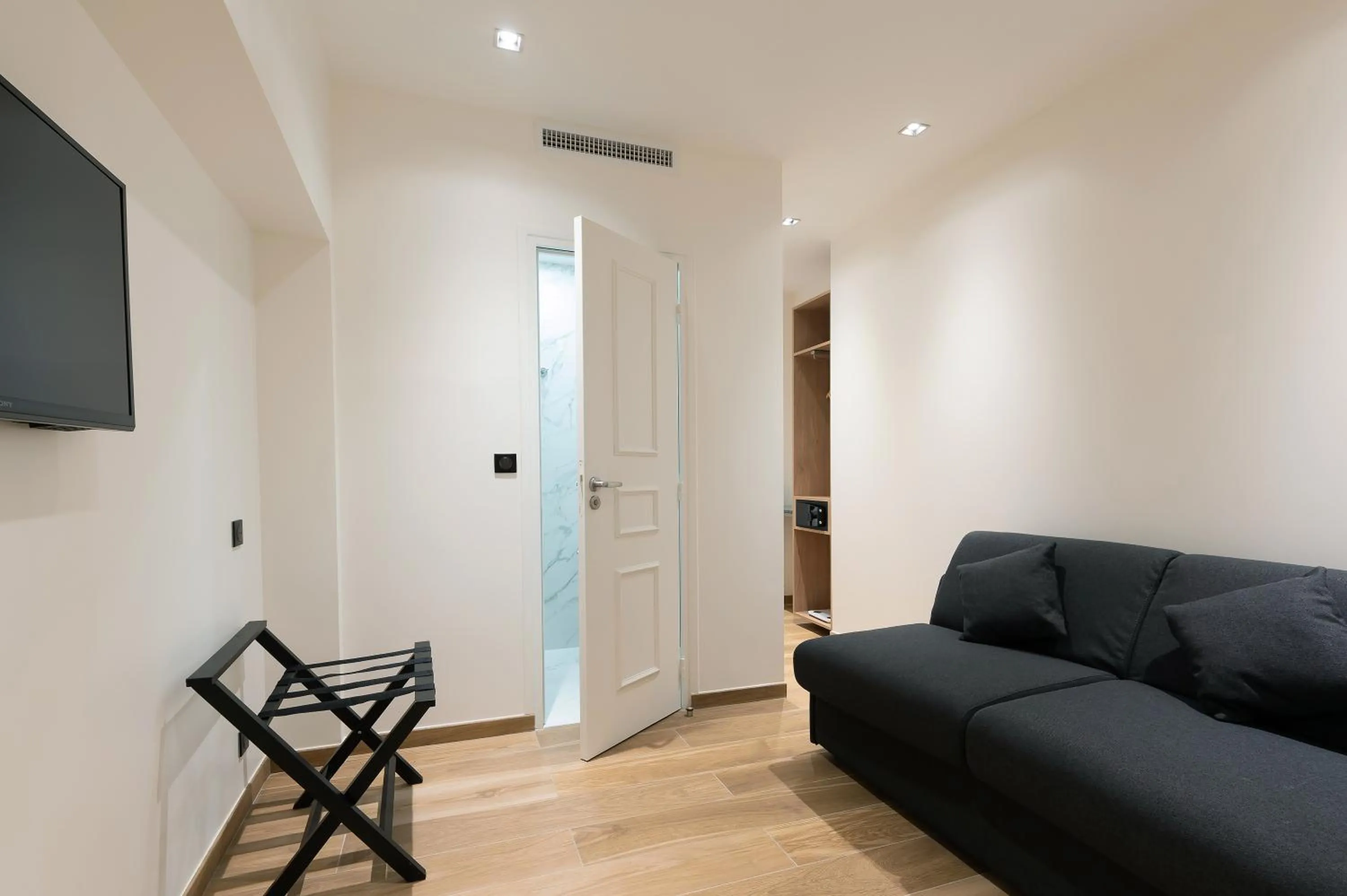 HOTEL AU COEUR DE REPUBLIQUE