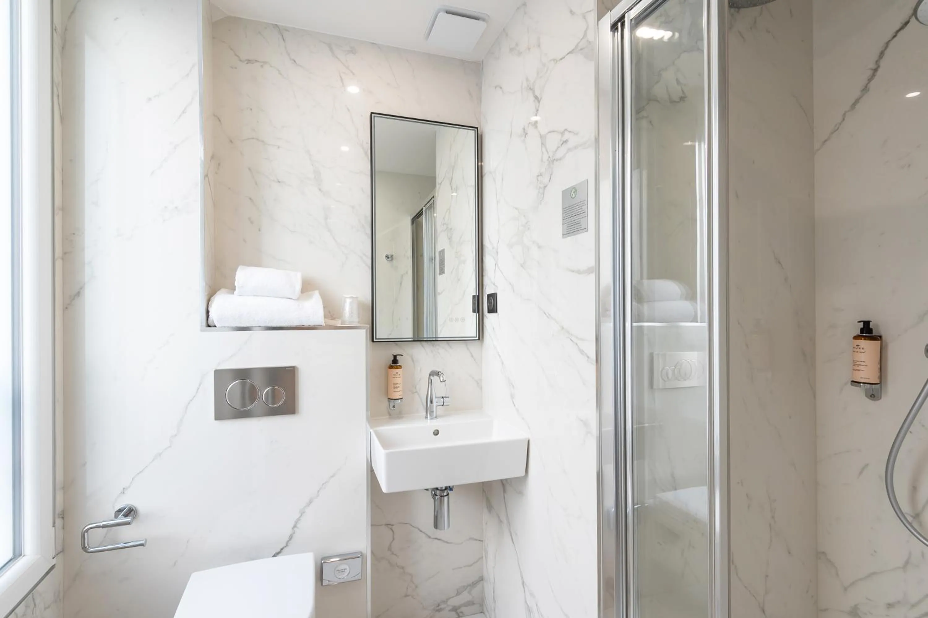 HOTEL AU COEUR DE REPUBLIQUE