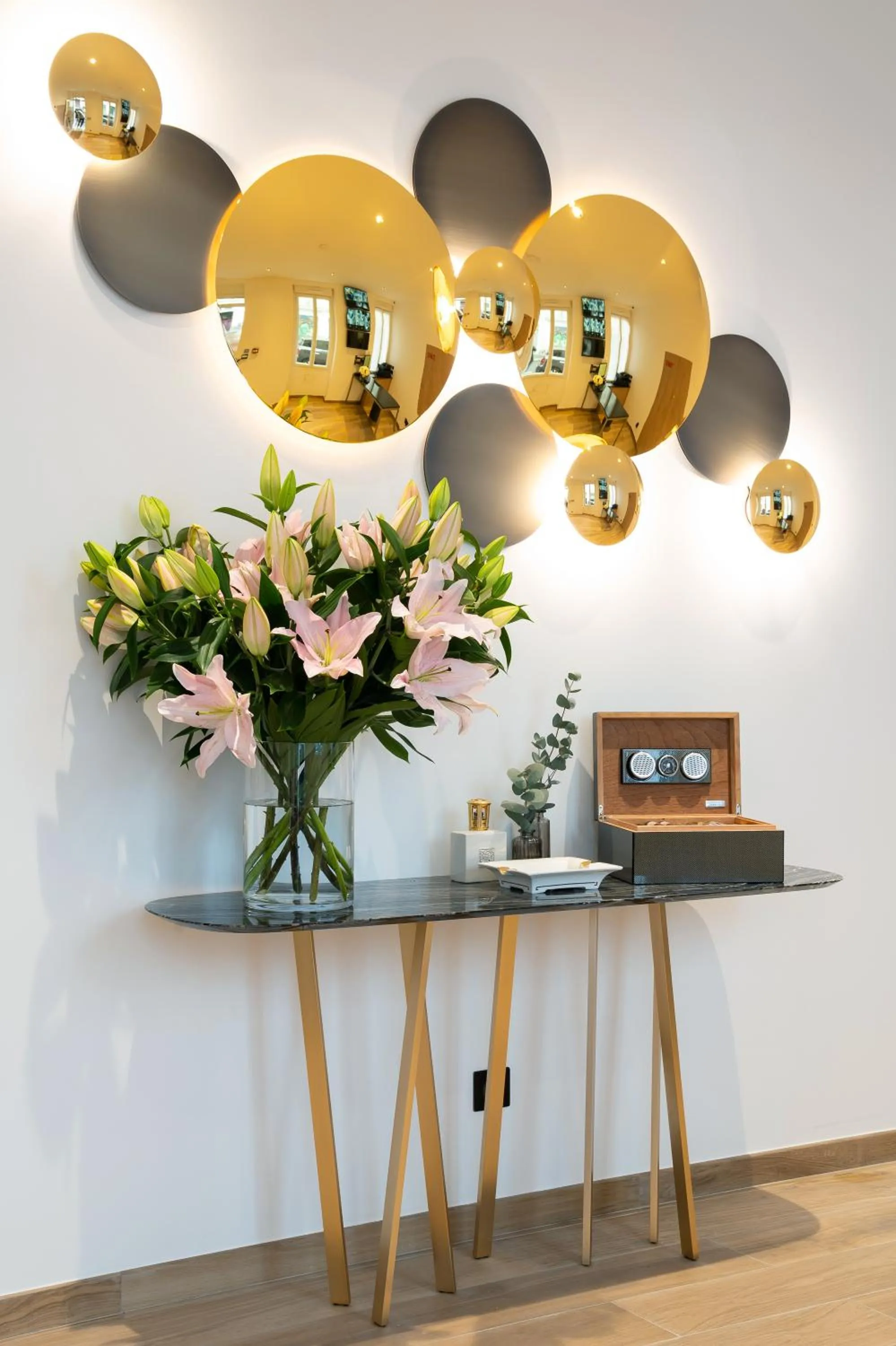 Lobby or reception in HOTEL AU COEUR DE REPUBLIQUE