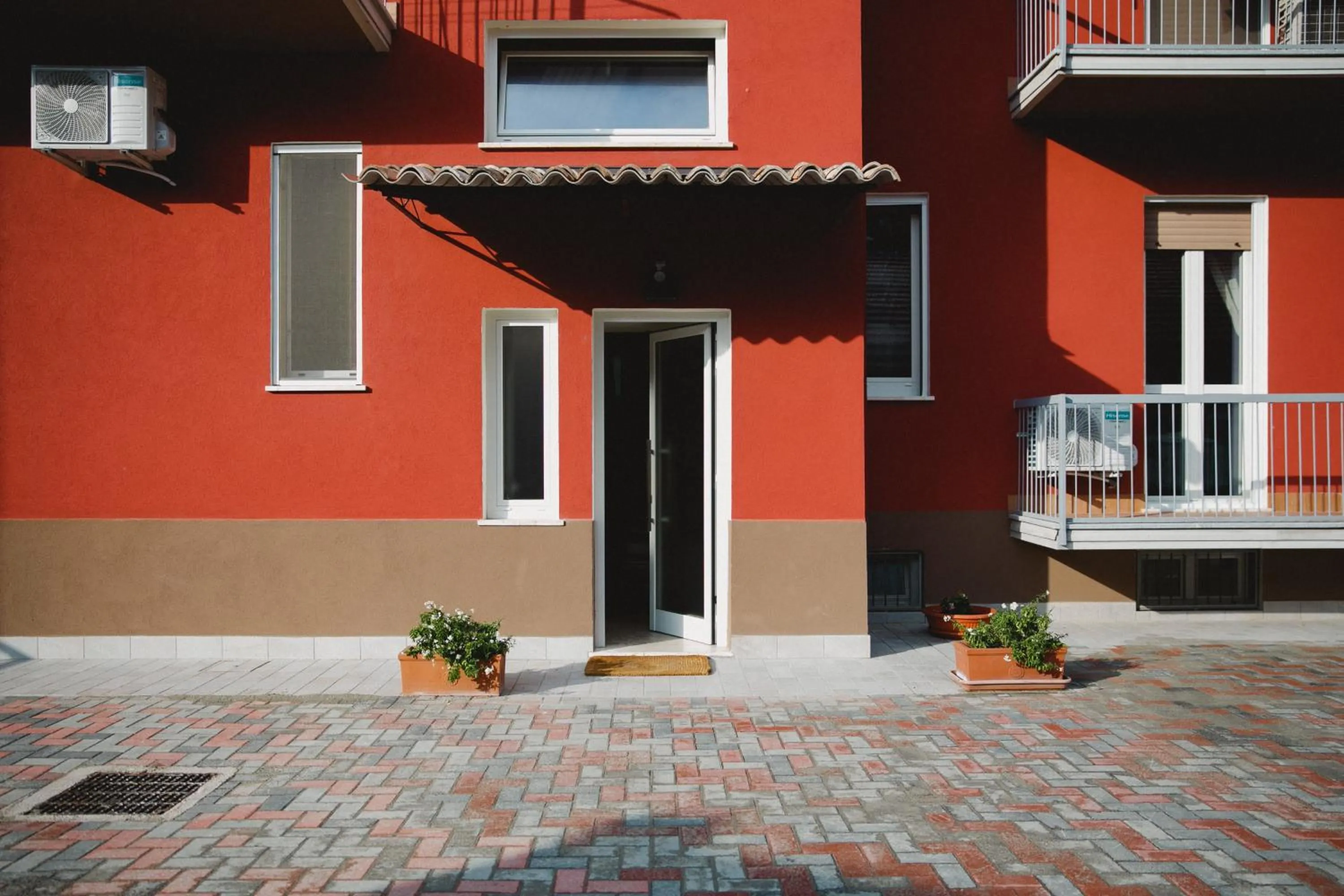 Property building in Altrentatre