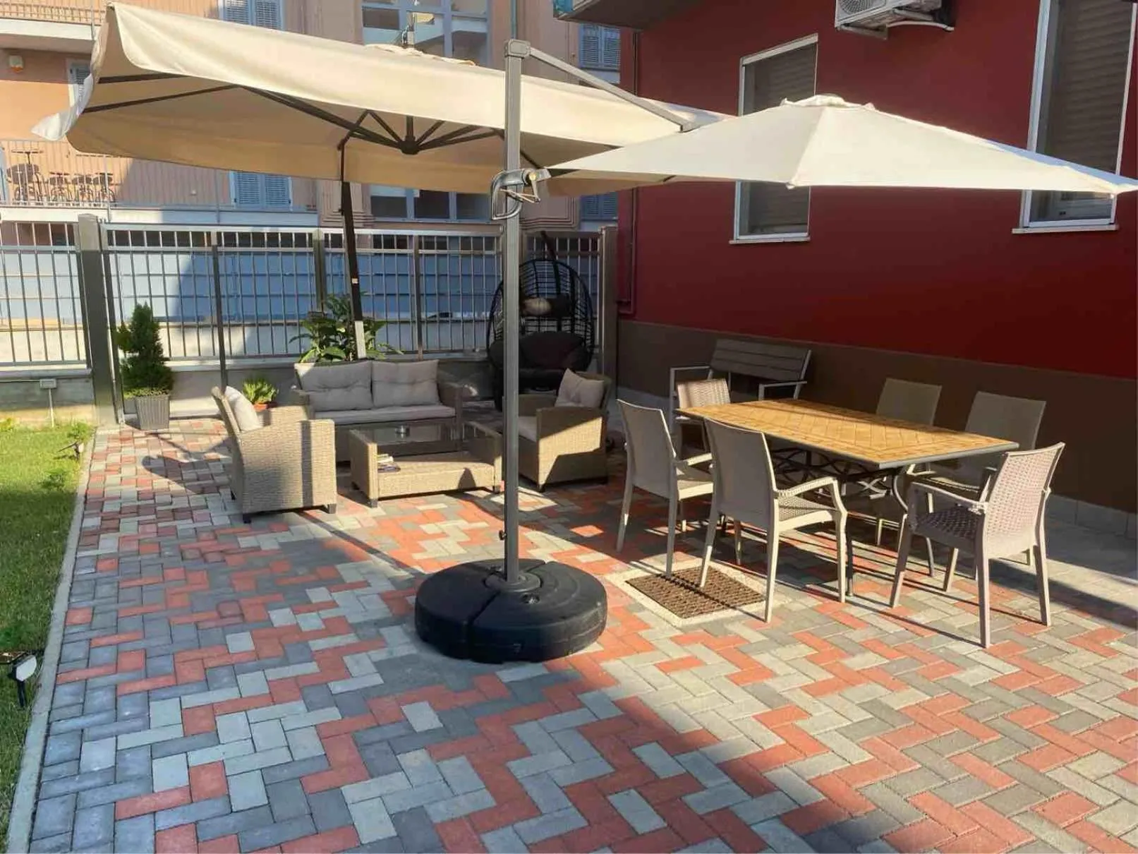 Property building in Altrentatre