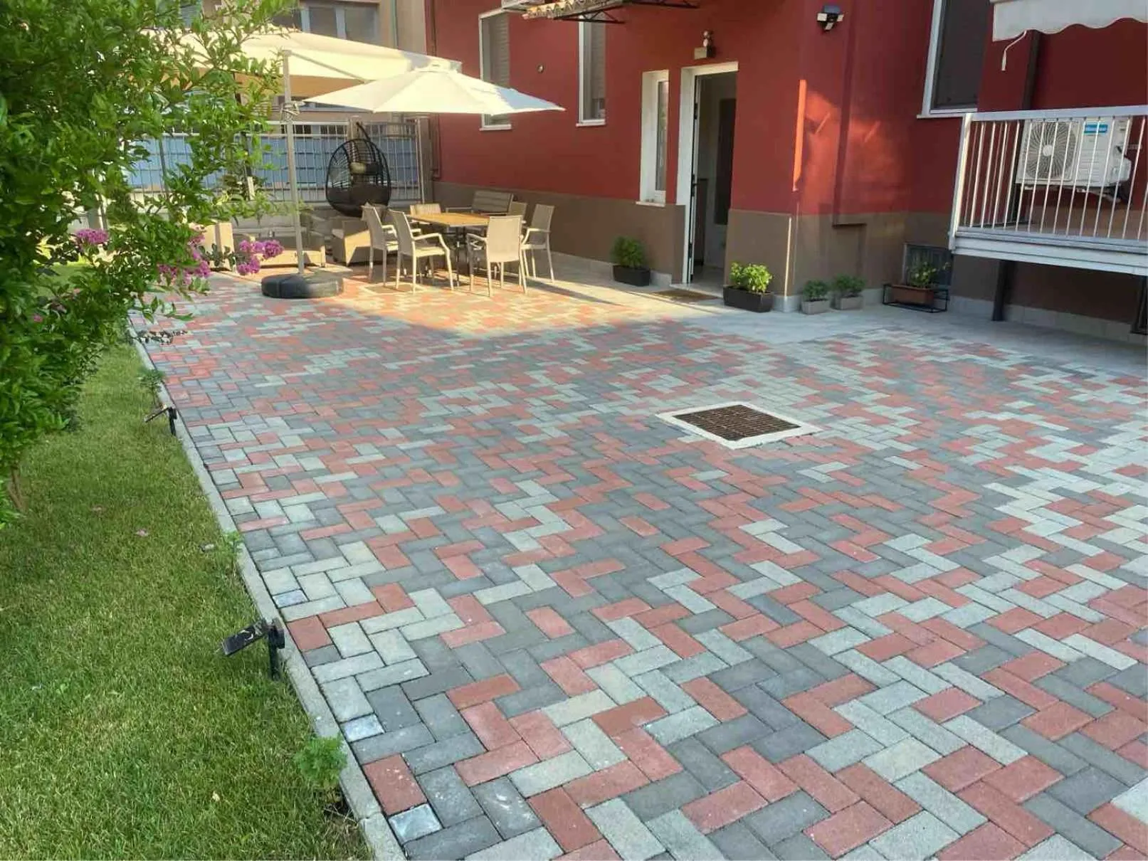 Property building in Altrentatre