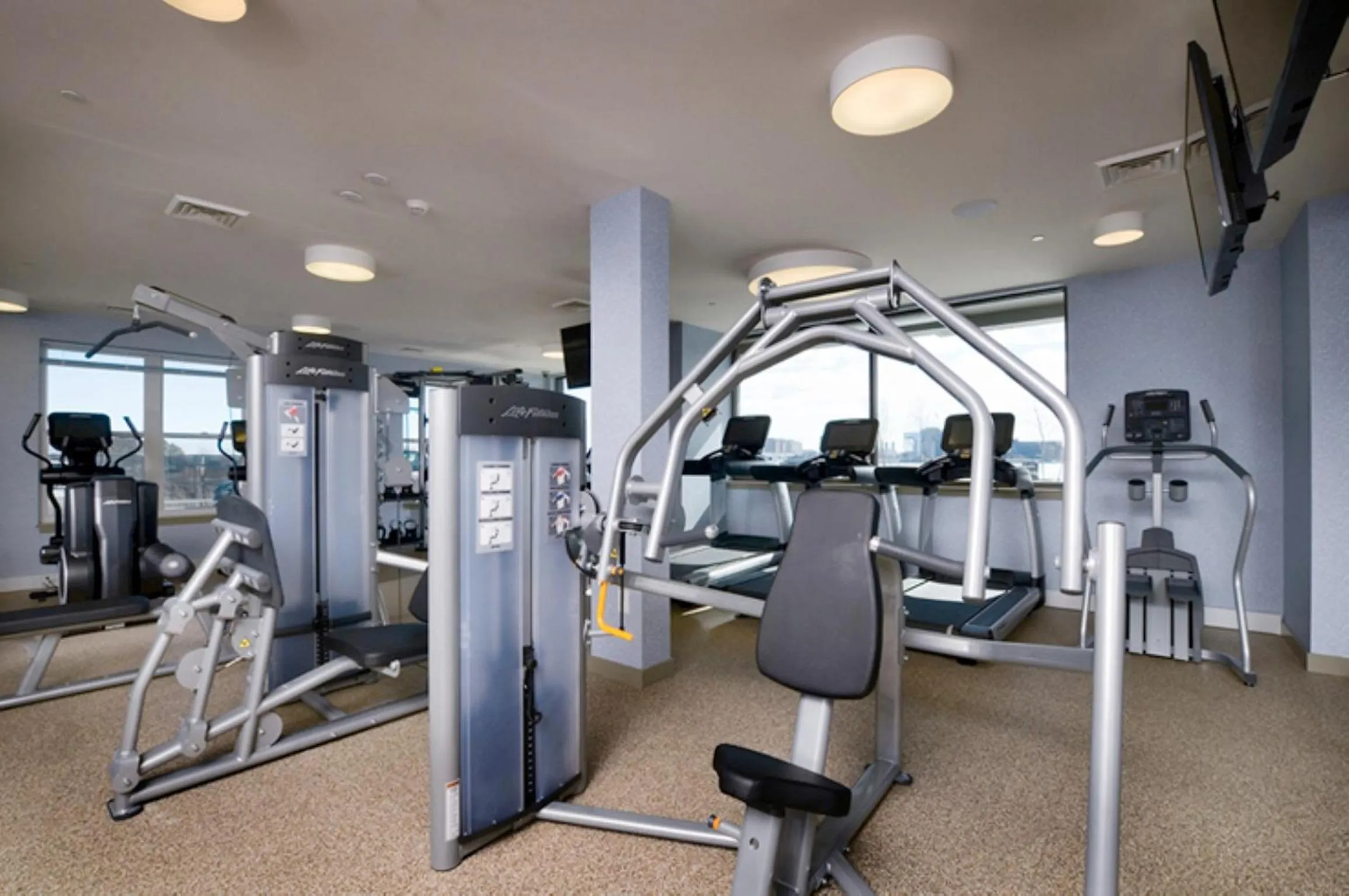 Fitness centre/facilities in Global Luxury Suites East Boston