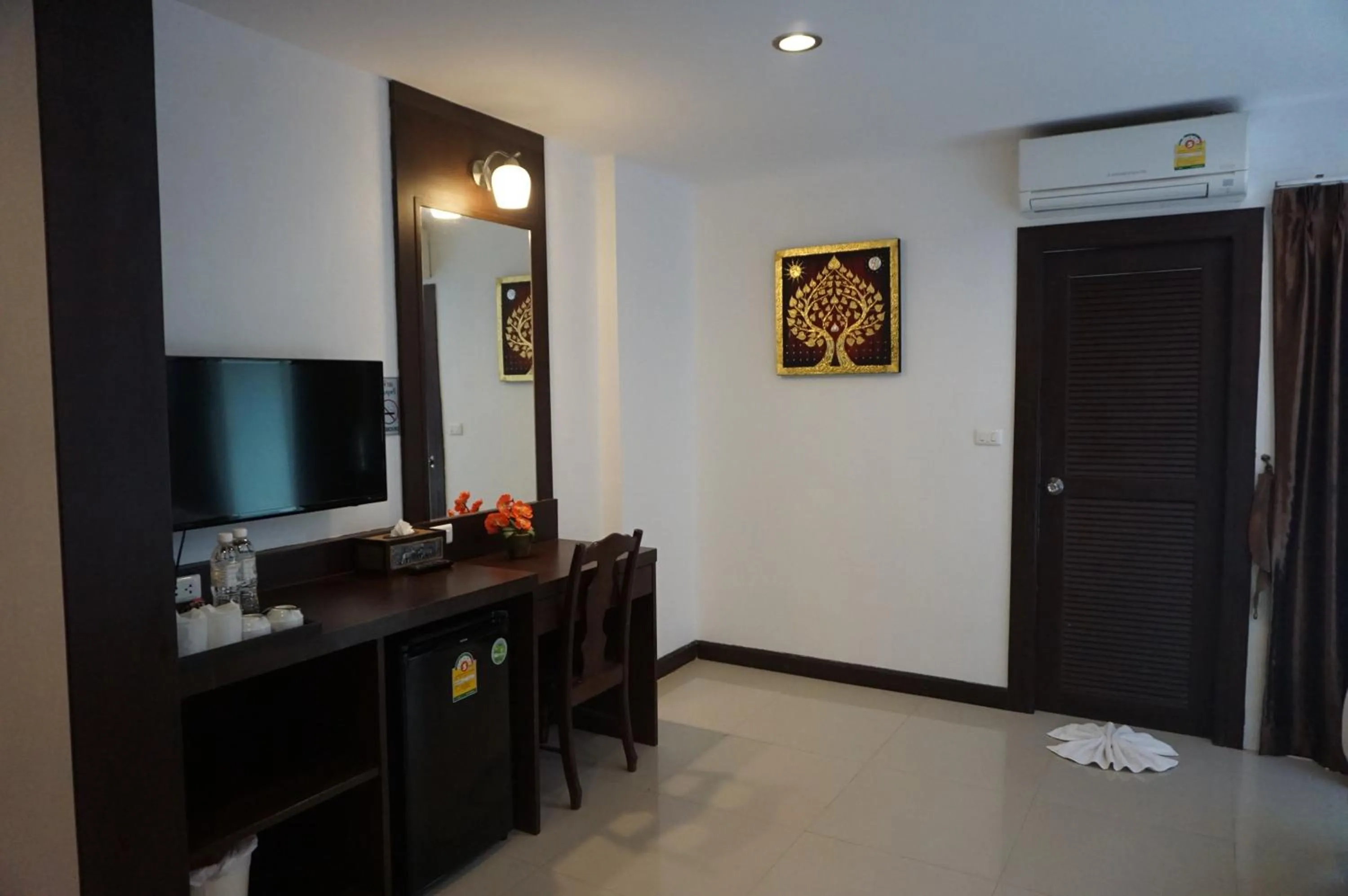 Photo of the whole room in Patong Mansion - SHA Certified