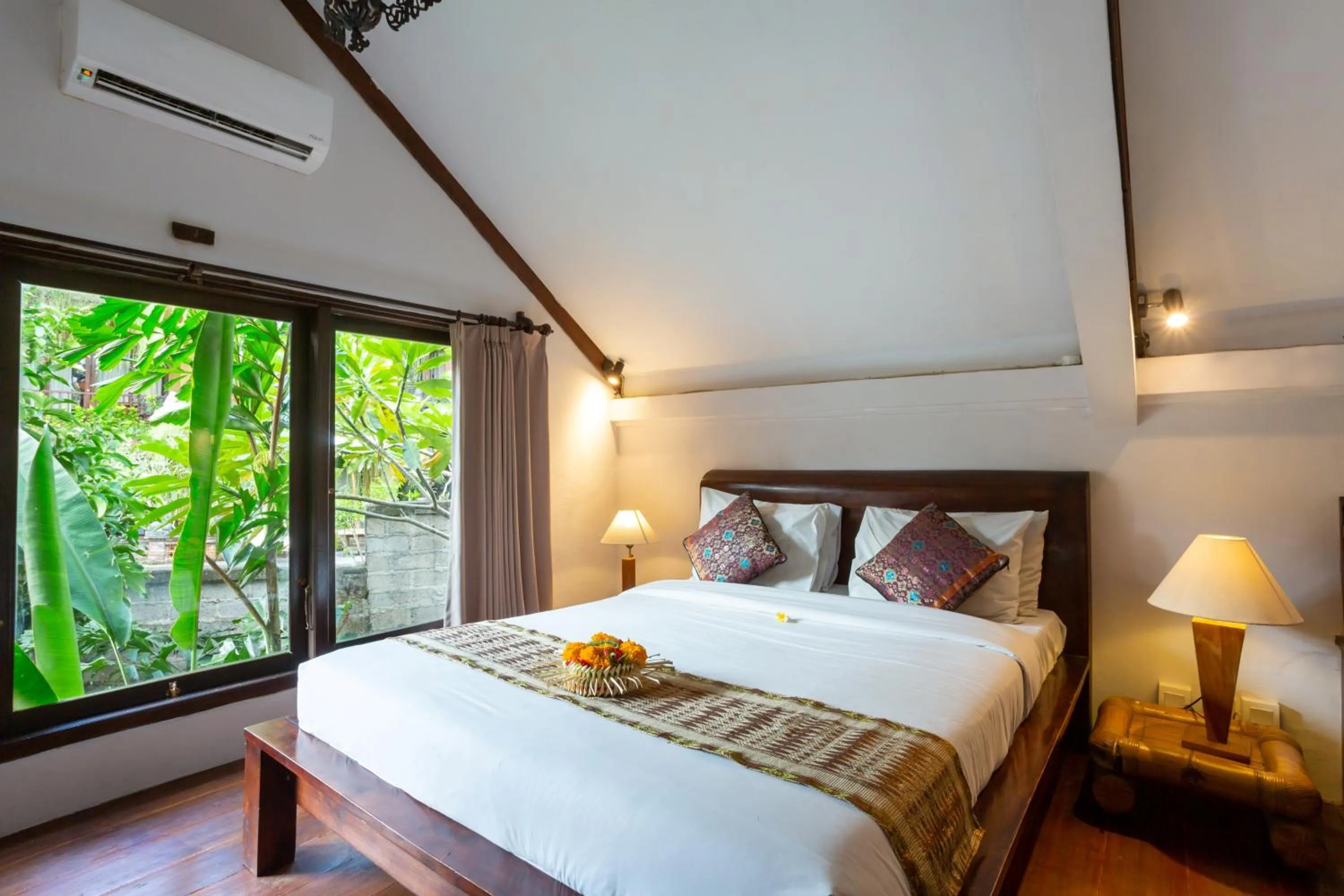 Bedroom, Bed in Rahayu Suites Monkey Forest Ubud