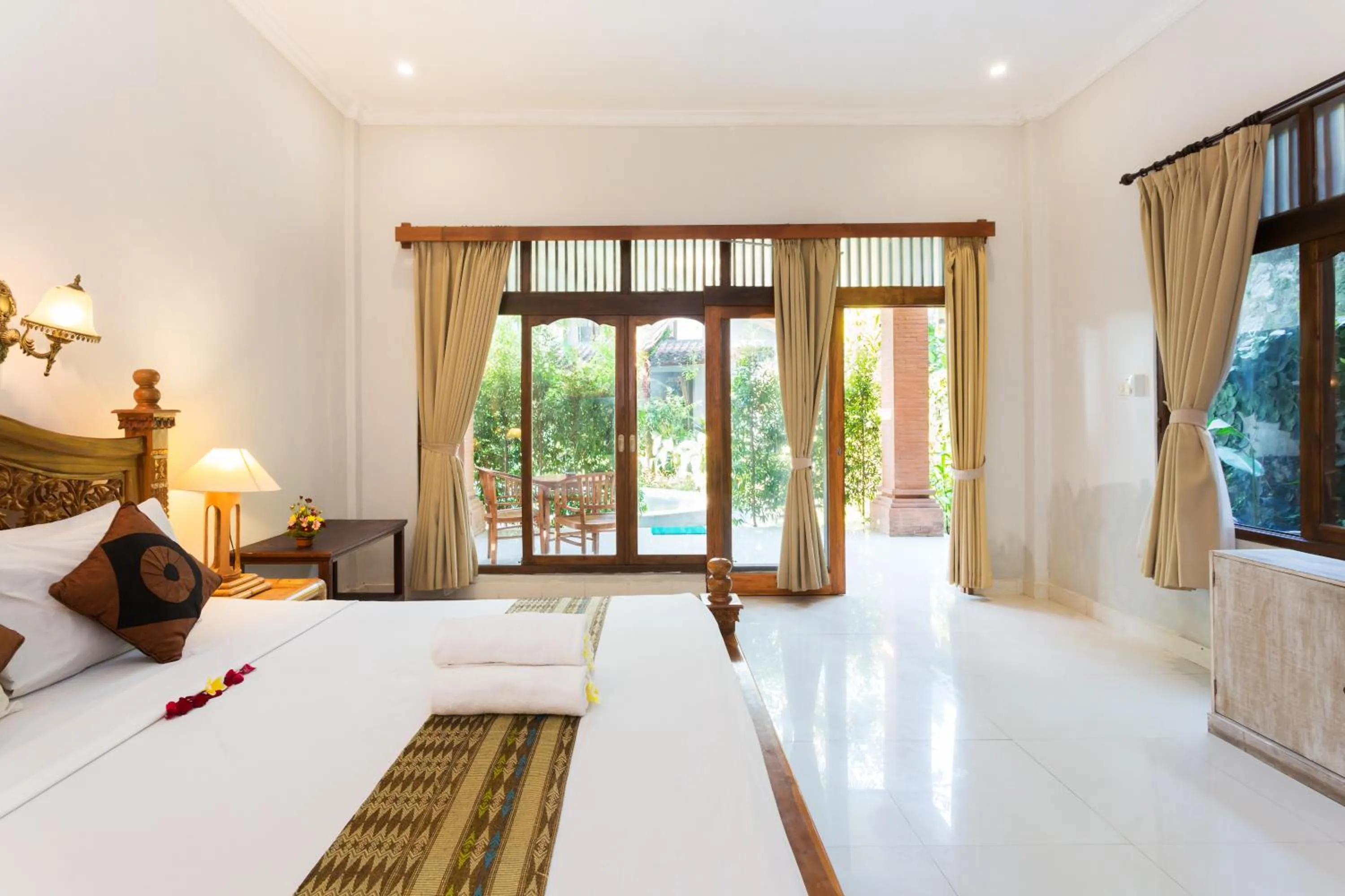 Bedroom, Bed in Rahayu Suites Monkey Forest Ubud