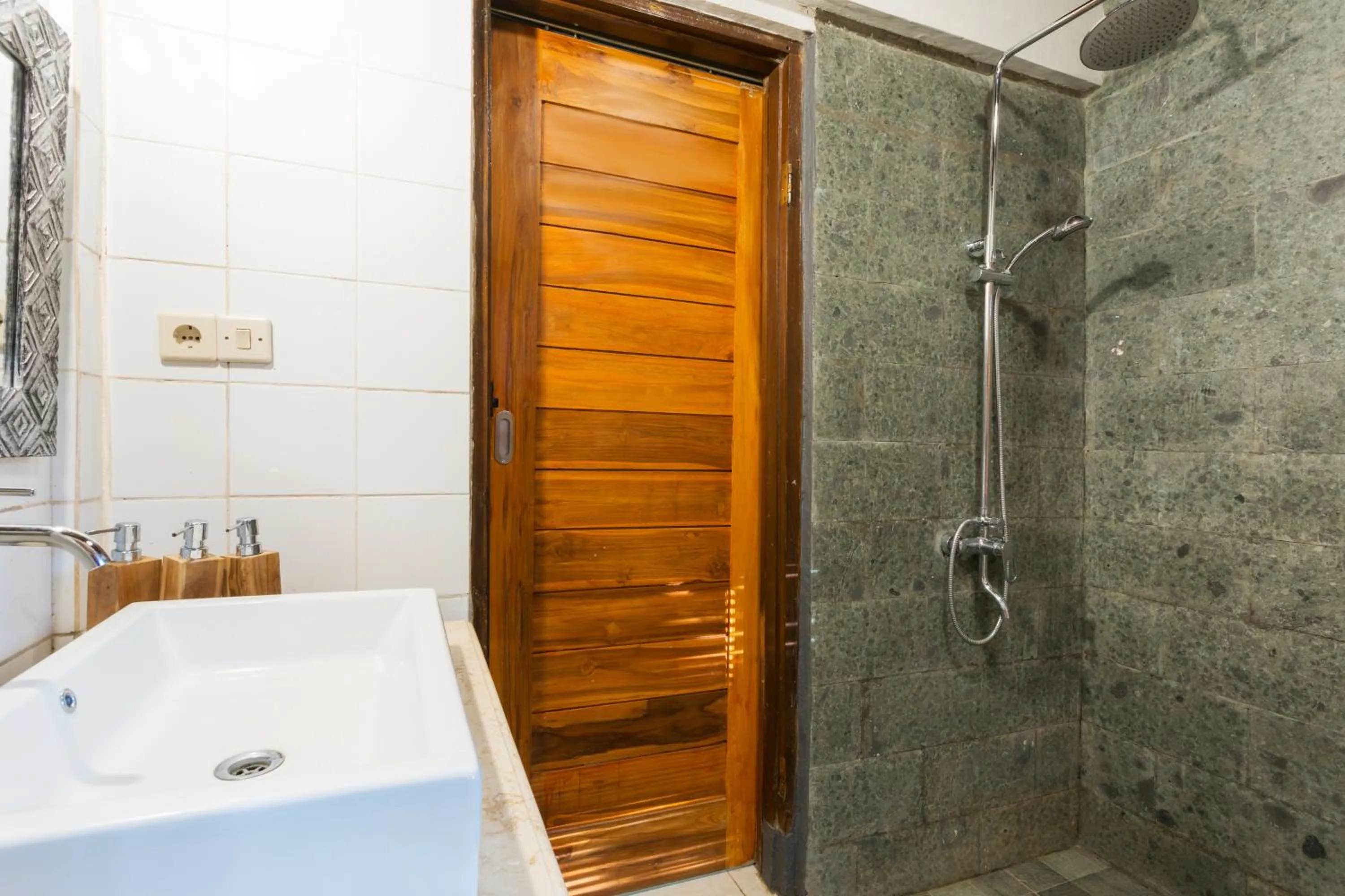 Shower in Rahayu Suites Monkey Forest Ubud