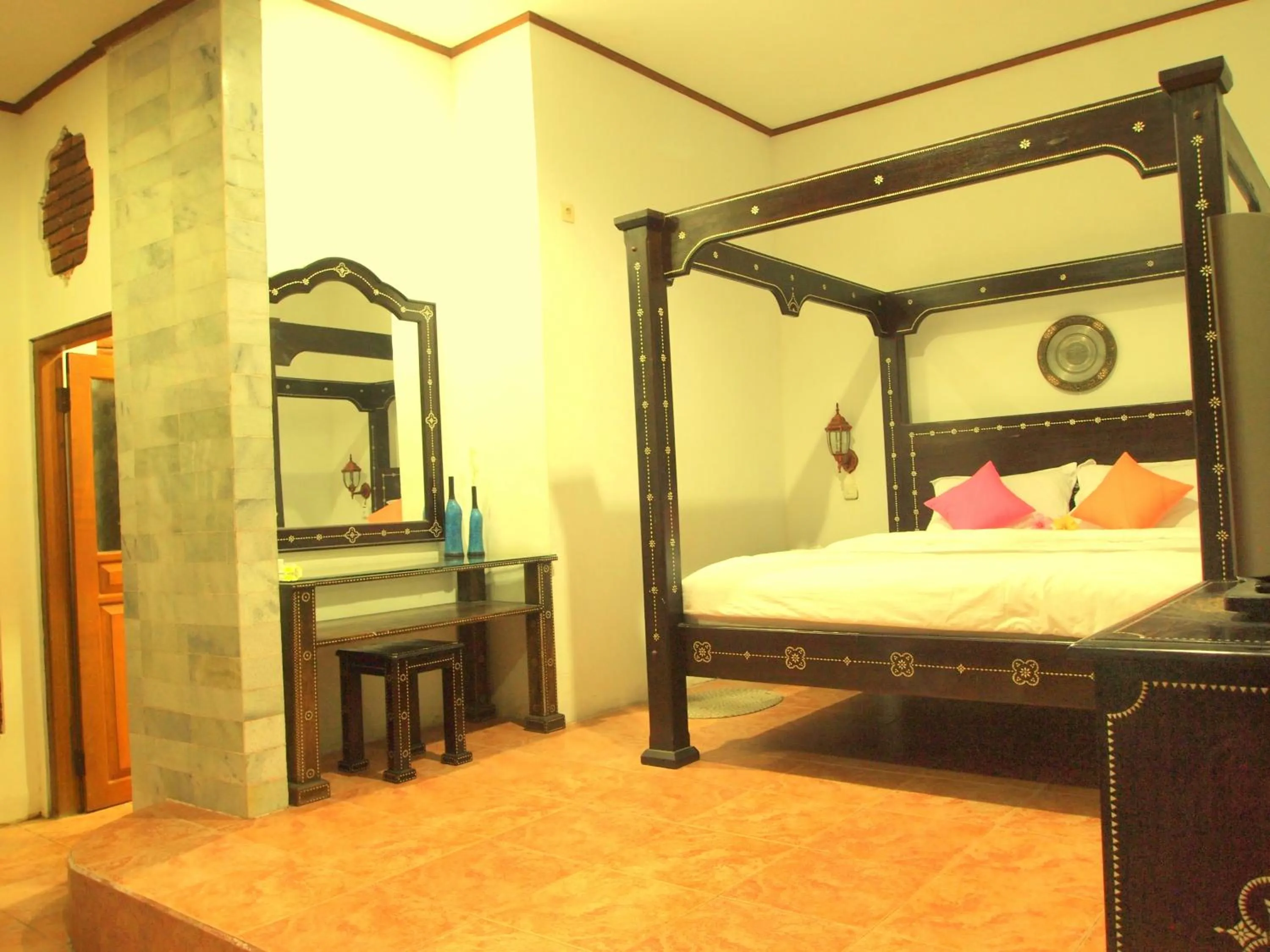 Photo of the whole room, Bed in Pasific Beach Cottages